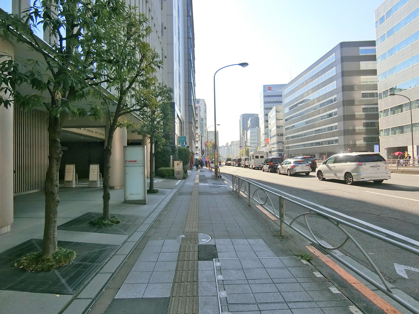 三田Avanti前面の通り