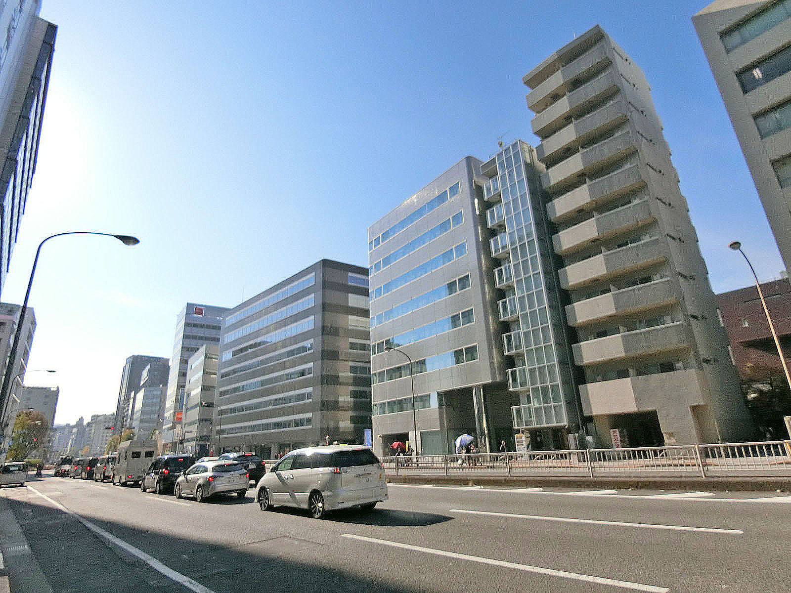 第一京浜沿いに立地