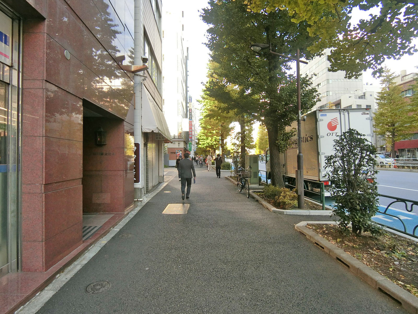 パークコート文京区小石川ザタワー NX棟前面の通り