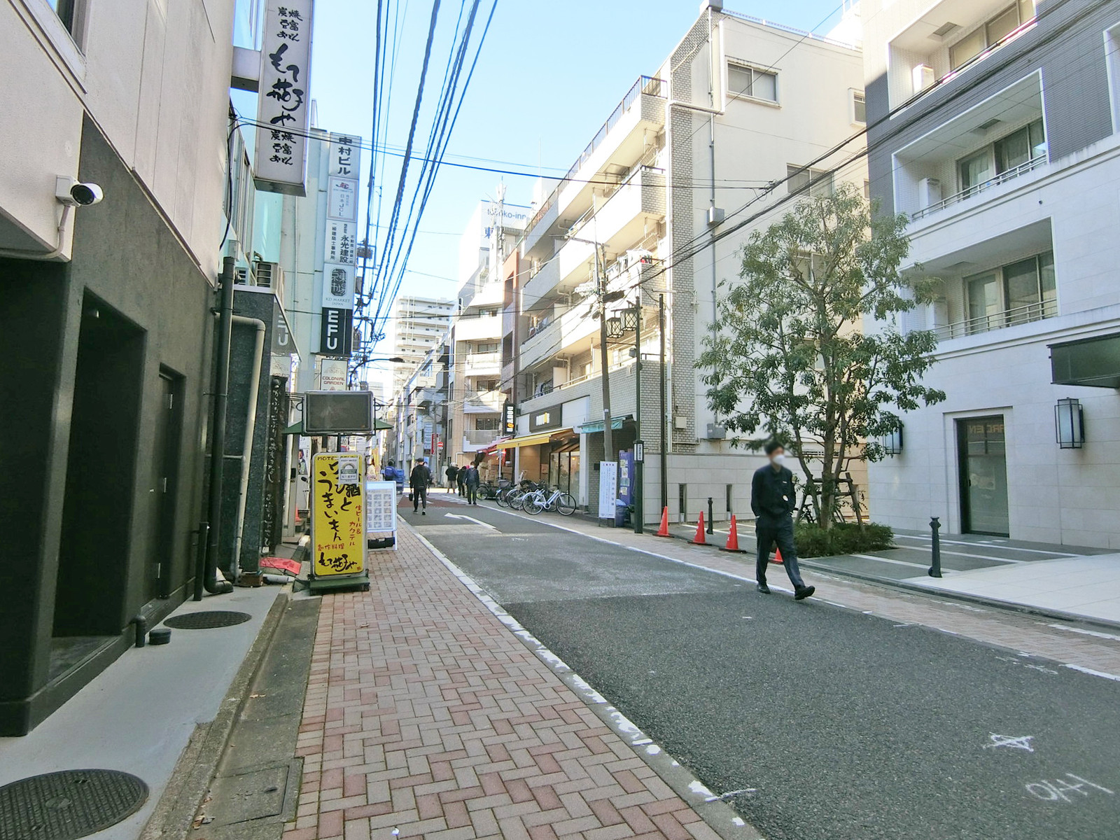 小池ビル前面の通り