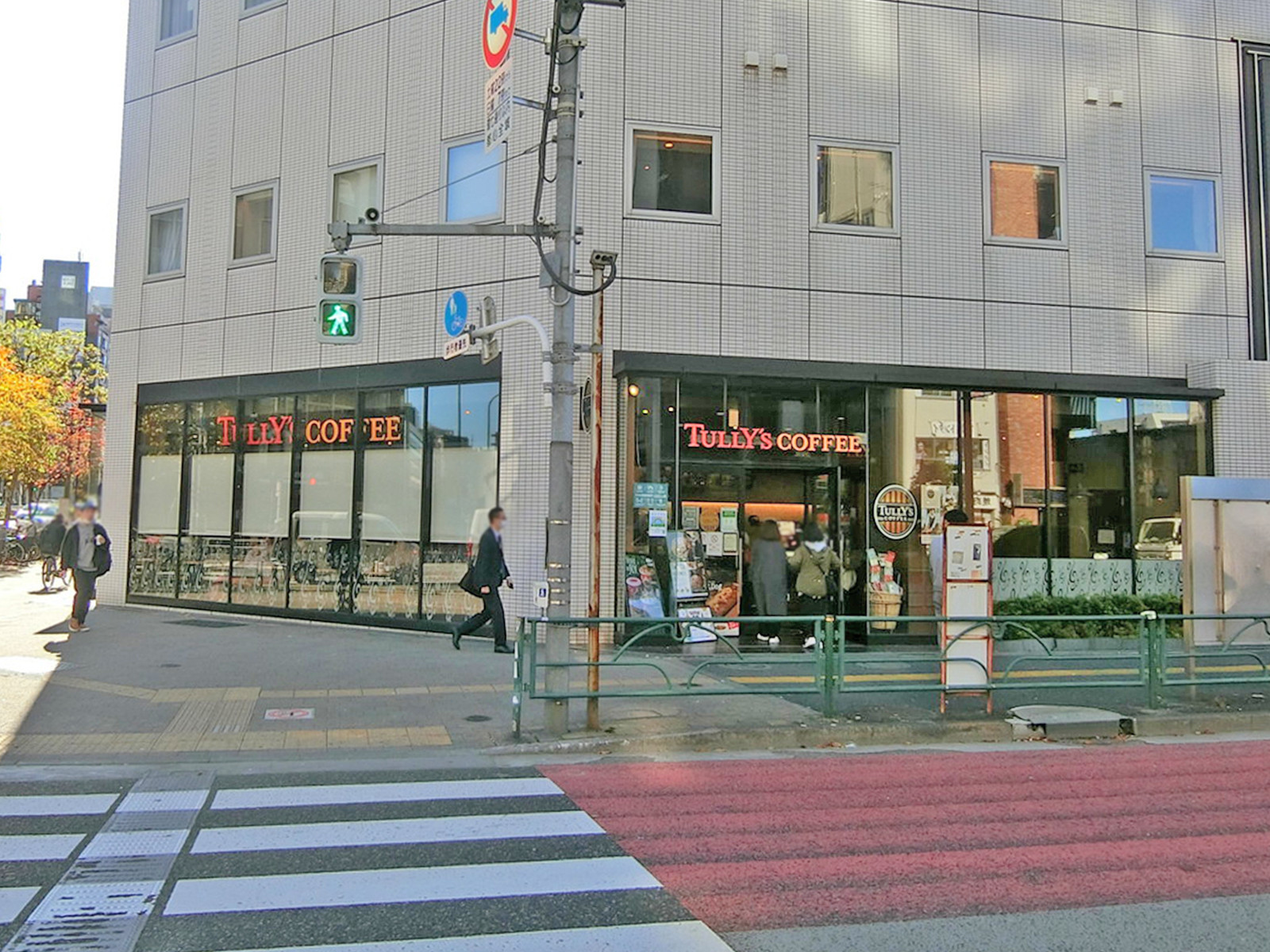 近くのTULLY'S タリーズコーヒー イーホテル東新宿店