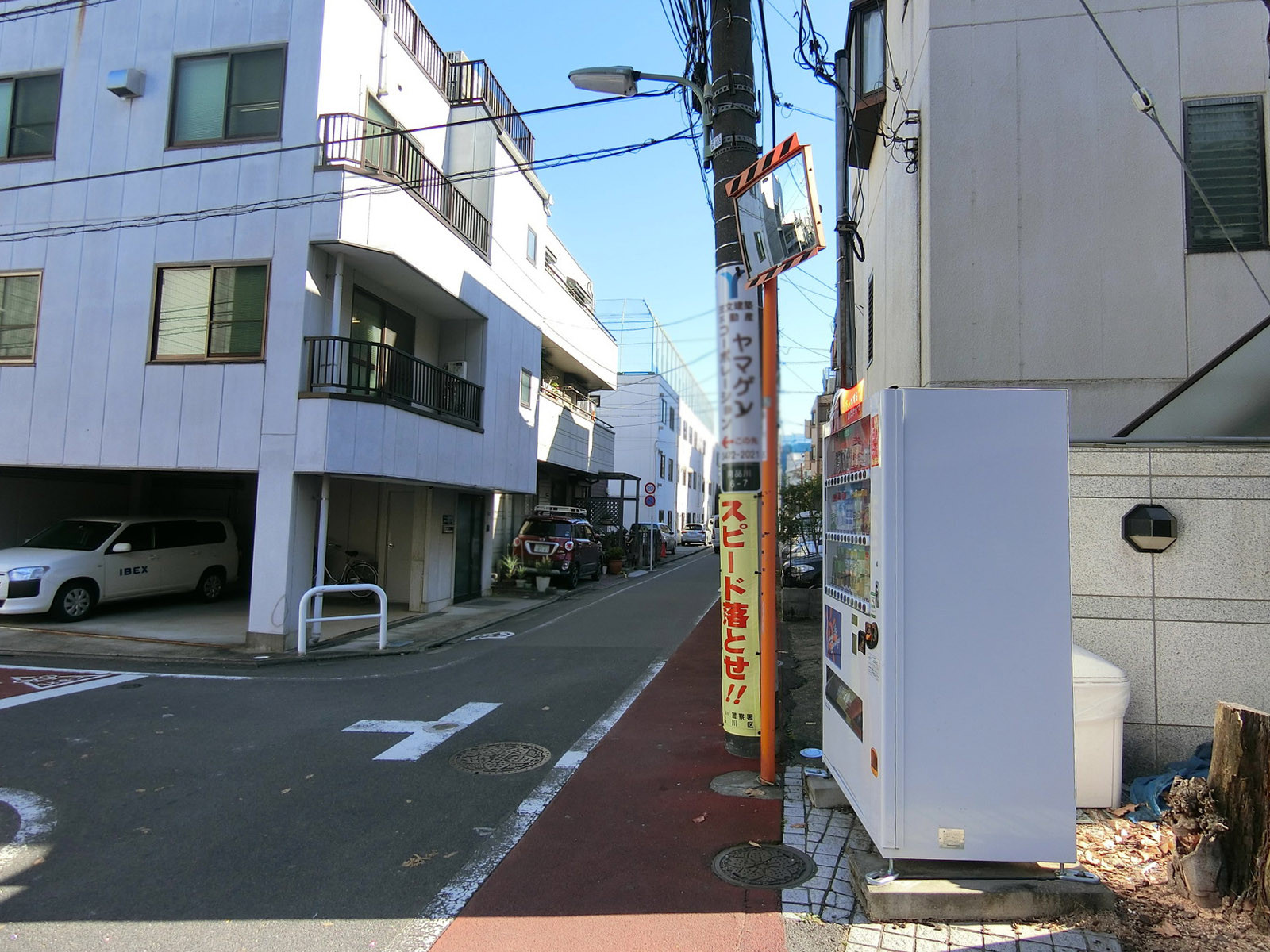 フィールA1前面の通り