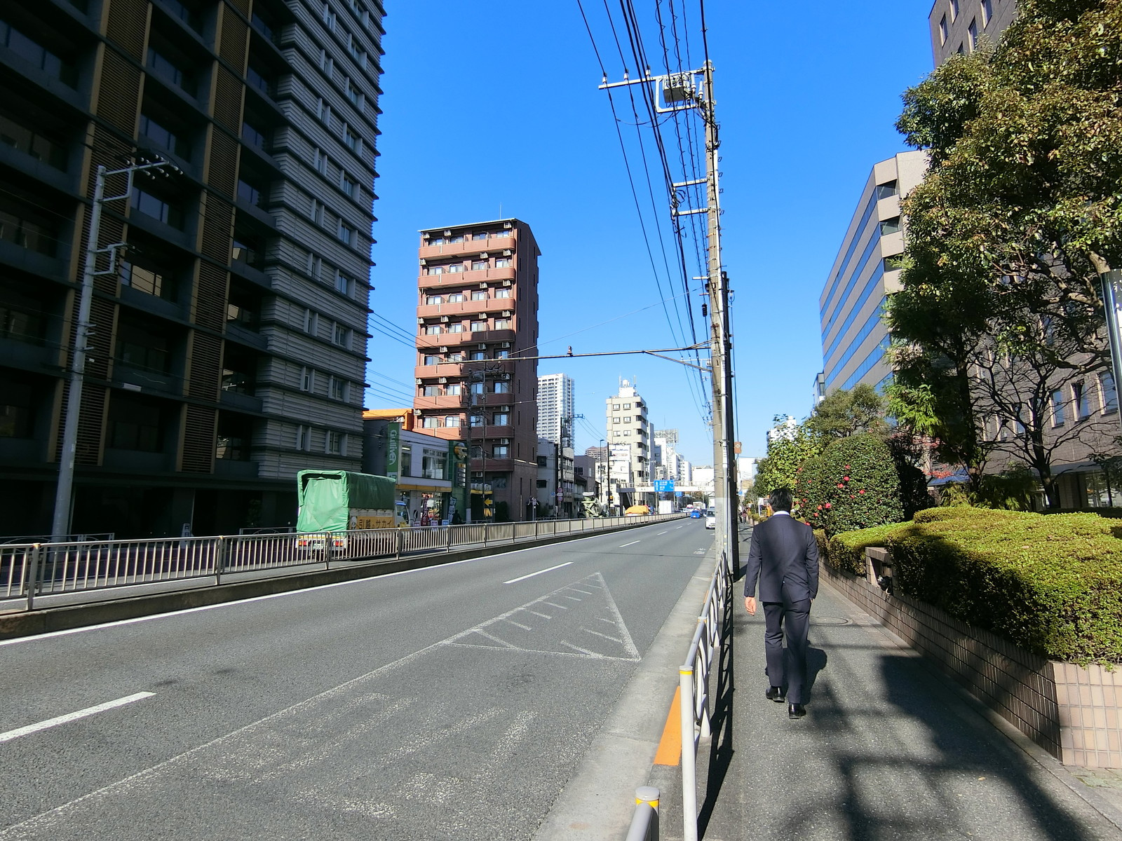 南品川Jビル前面の第一京浜