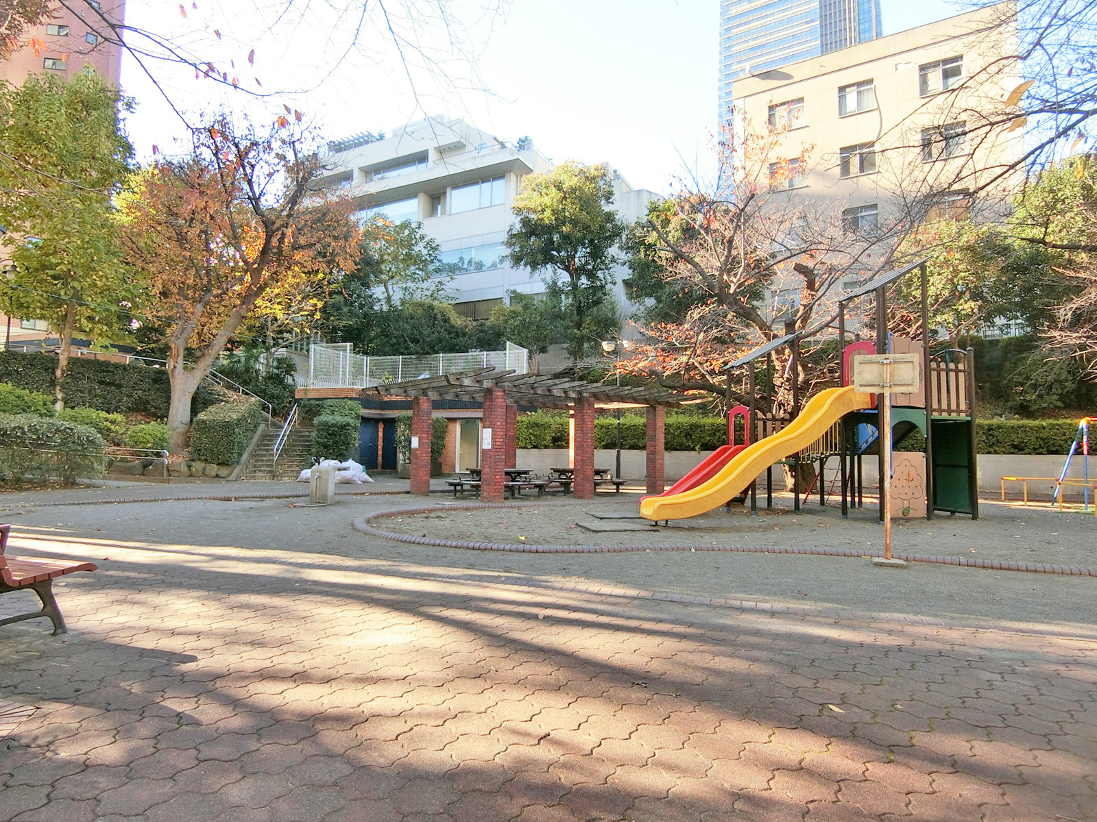 近くの三河台公園