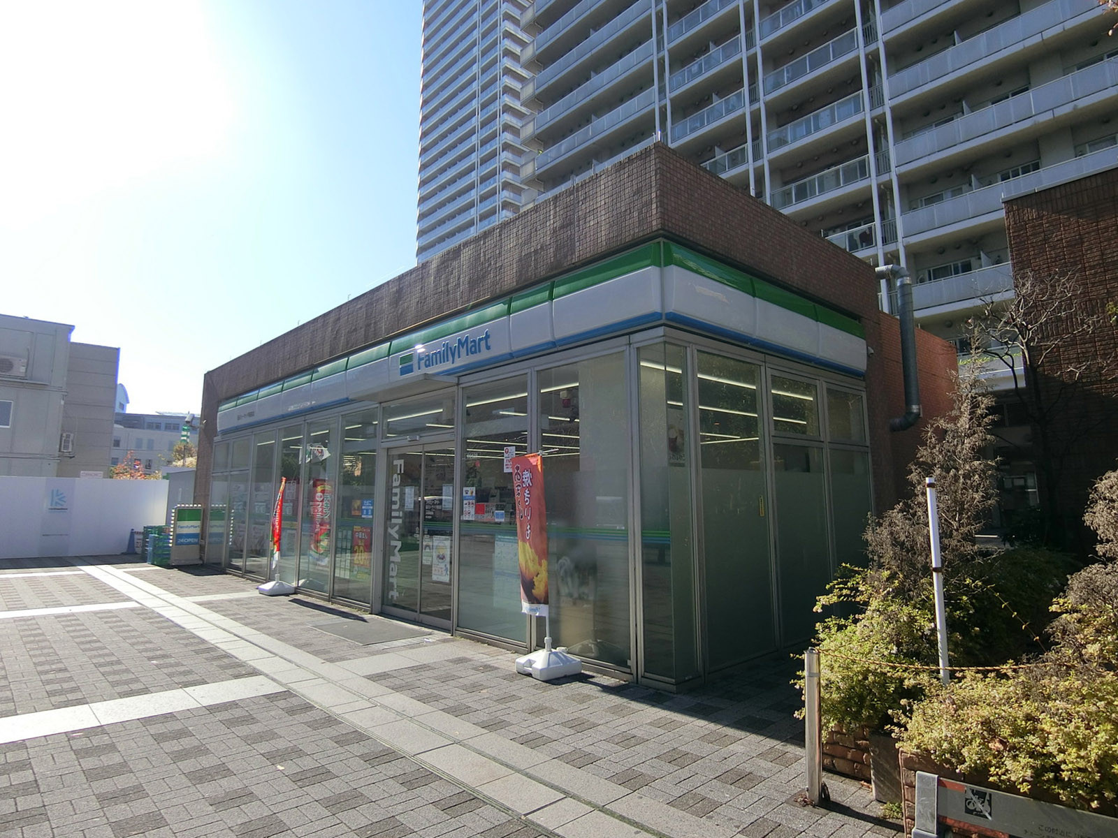 至近のファミリーマート 品川シーサイド駅前店