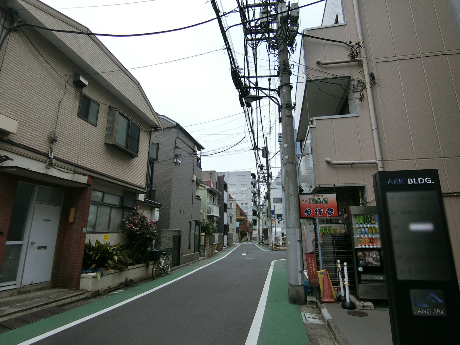 周辺は落ち着いたエリア