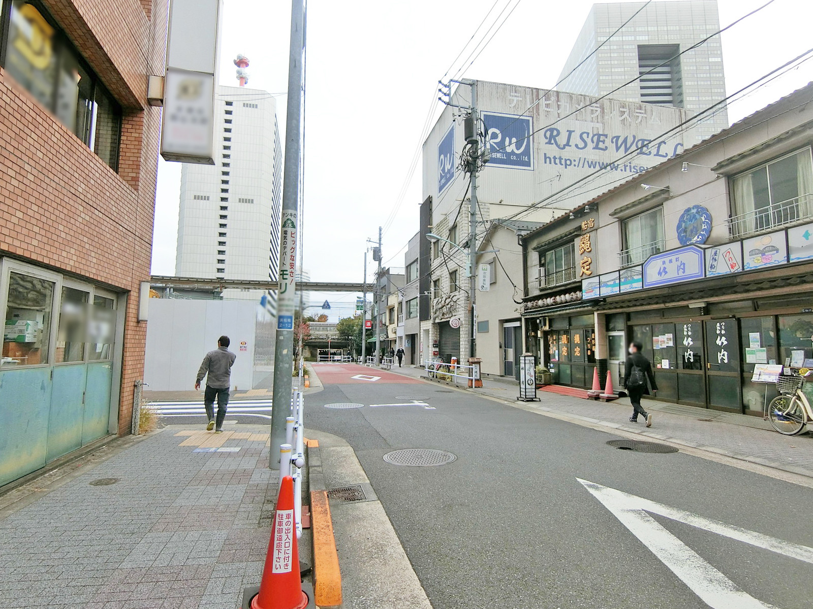 倉田ビル前面の通り