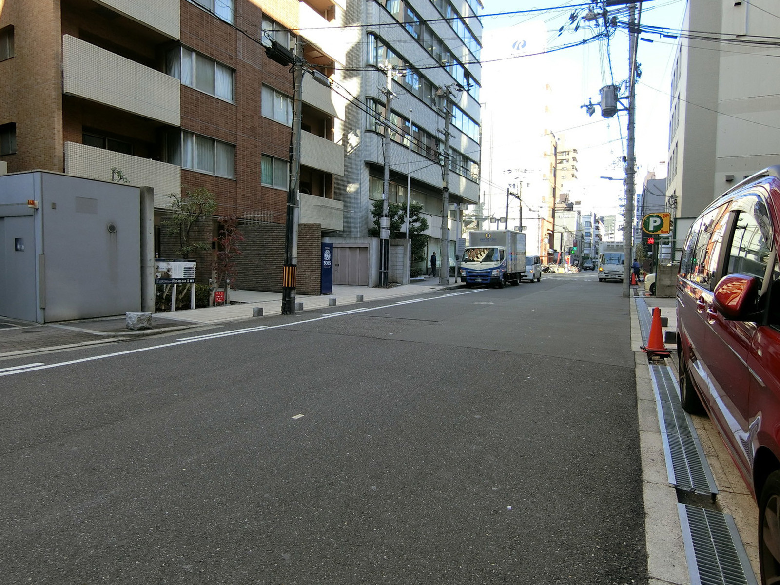 宮崎ビル前面の通り