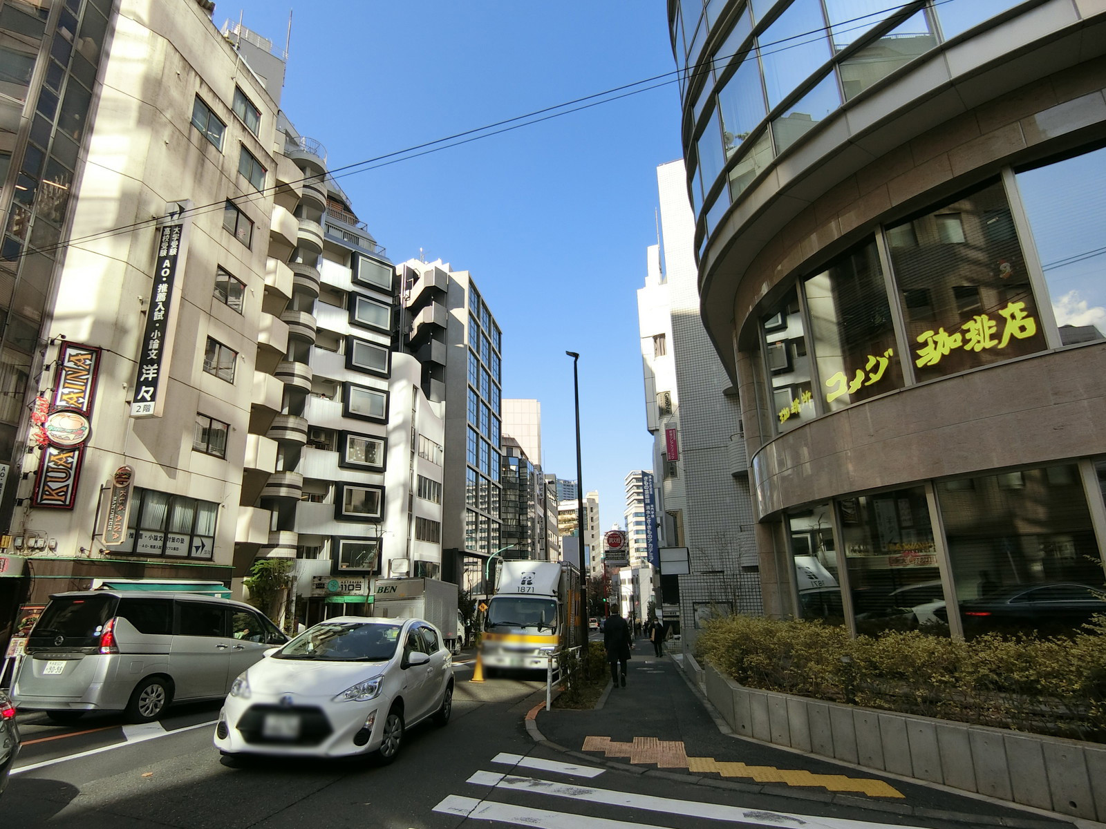 ICIビル前面の通り