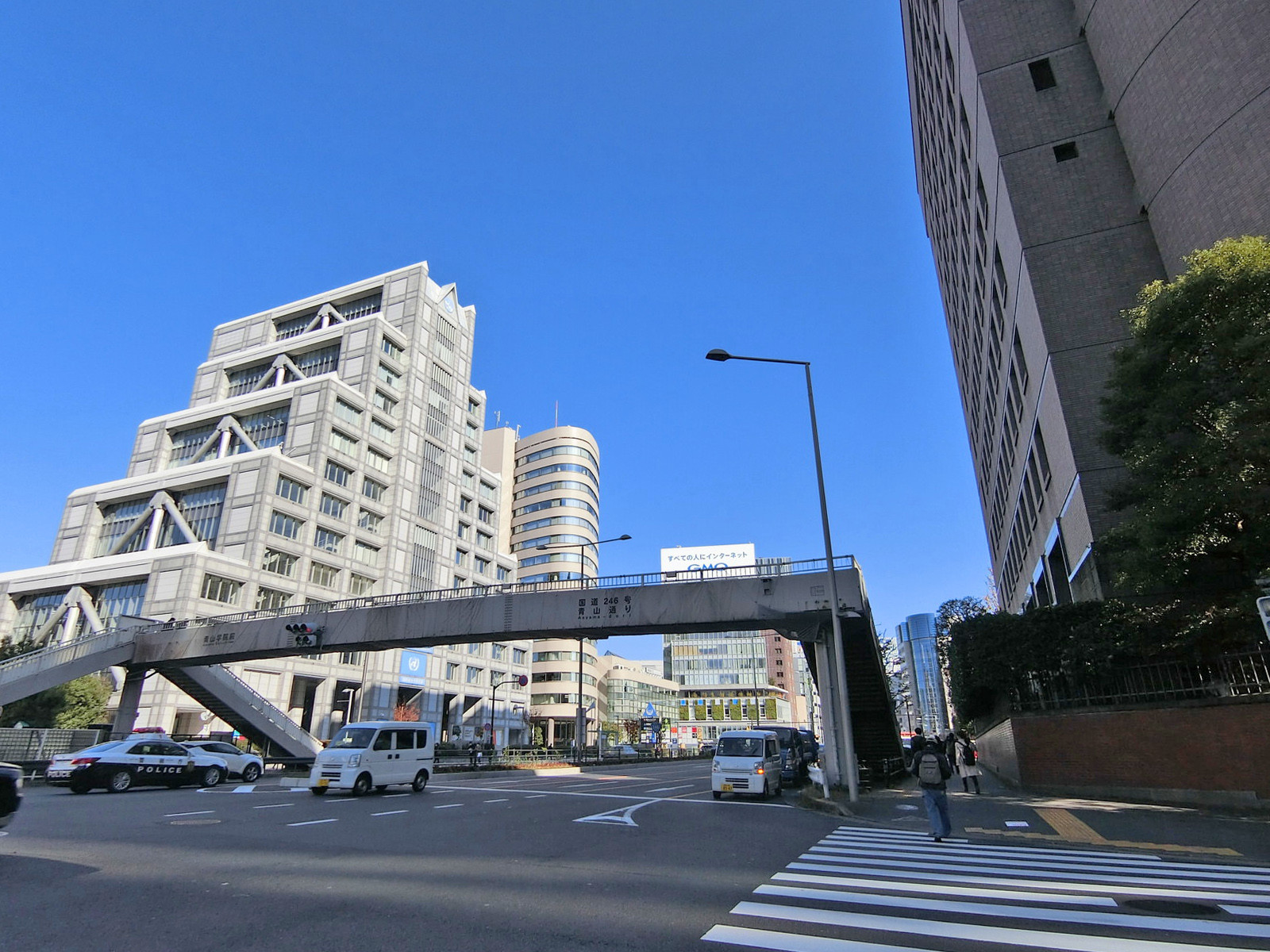 付近の青山通り