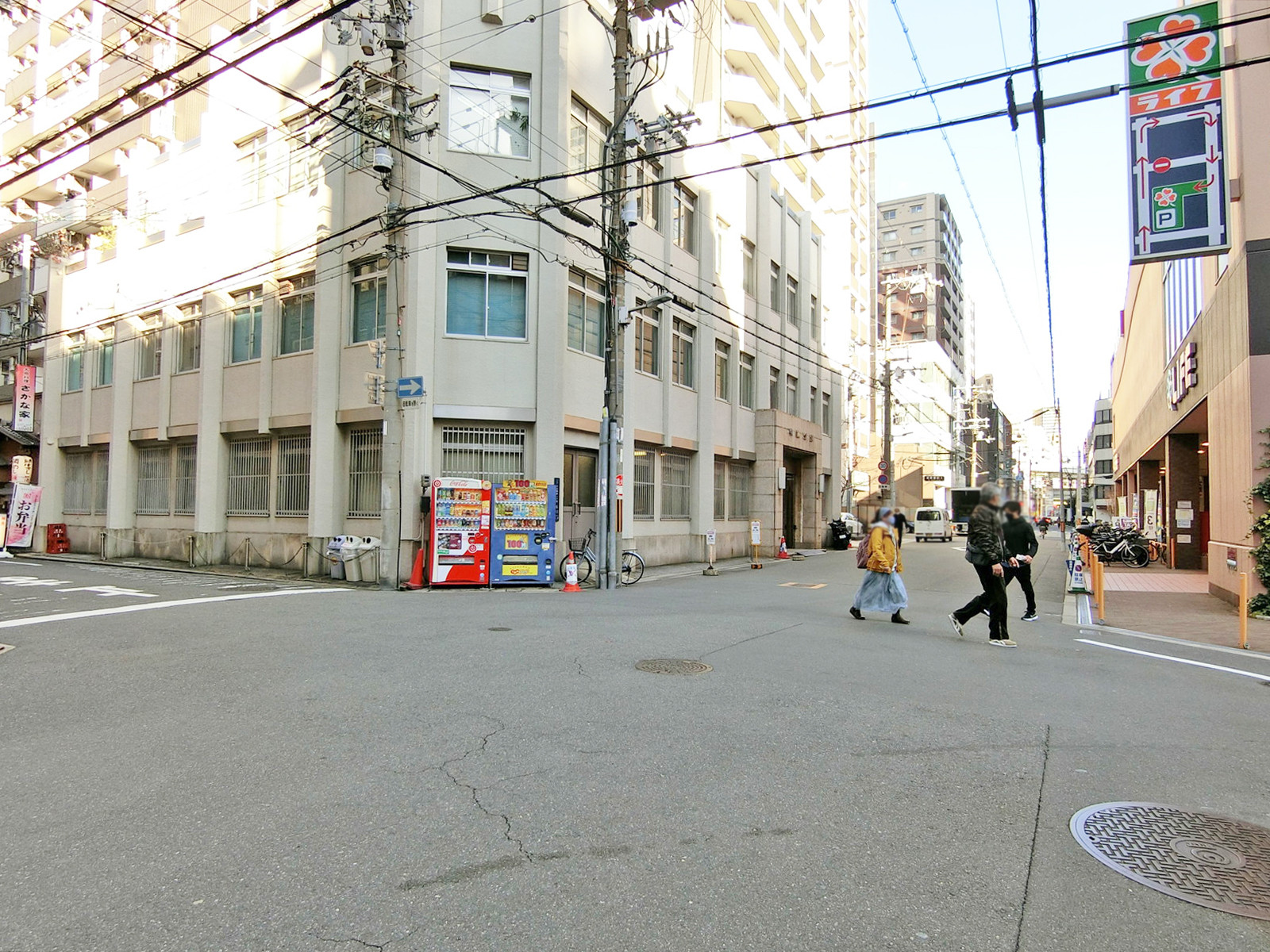 武田ビル前面の通り