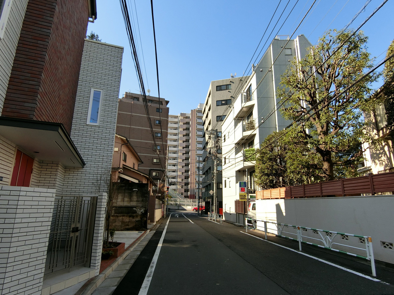 グランデュオ松濤前面の通り