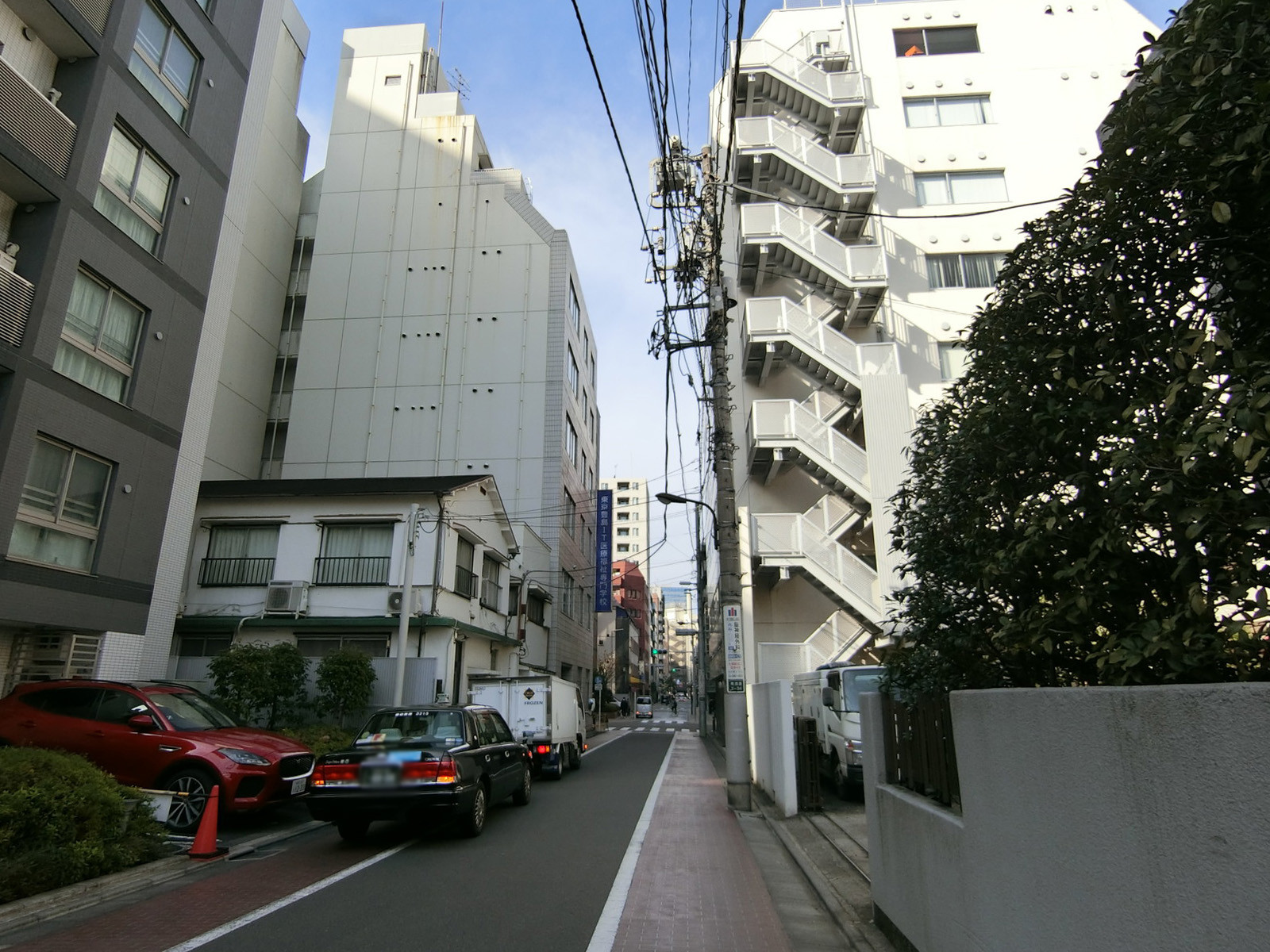 周辺は落ち着いたエリア