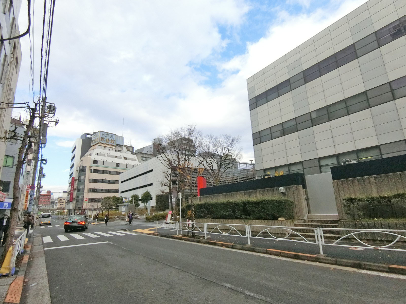 周辺は閑静なエリア