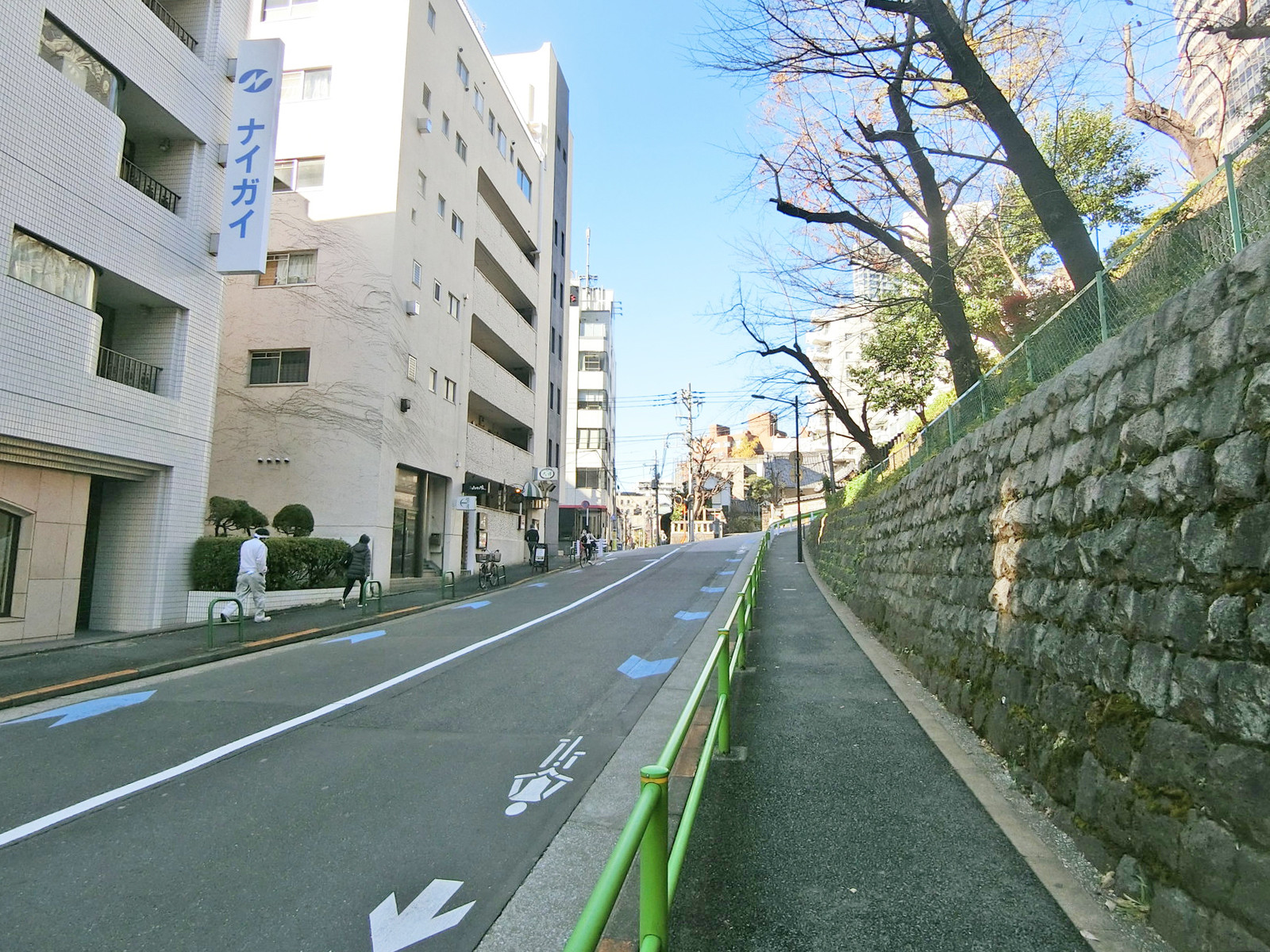 VPO赤坂前面の通り