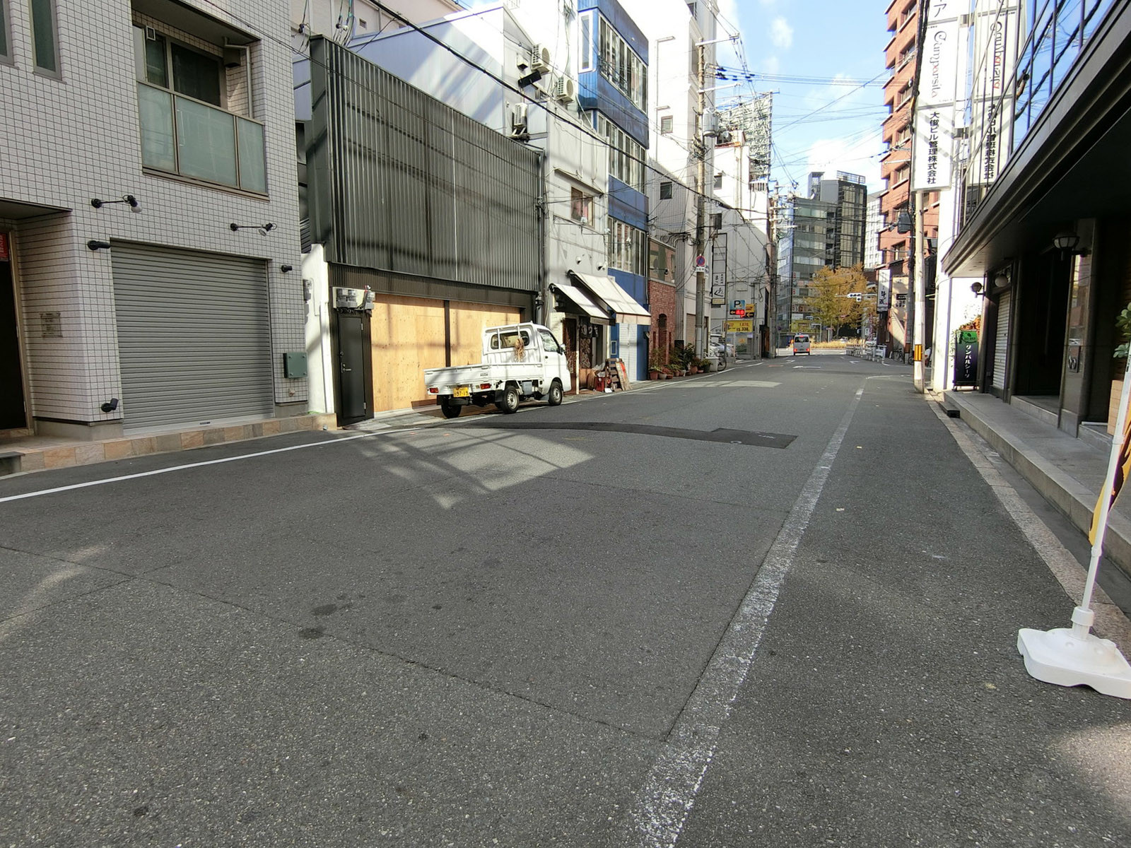 大江ビルヂング前面の通り