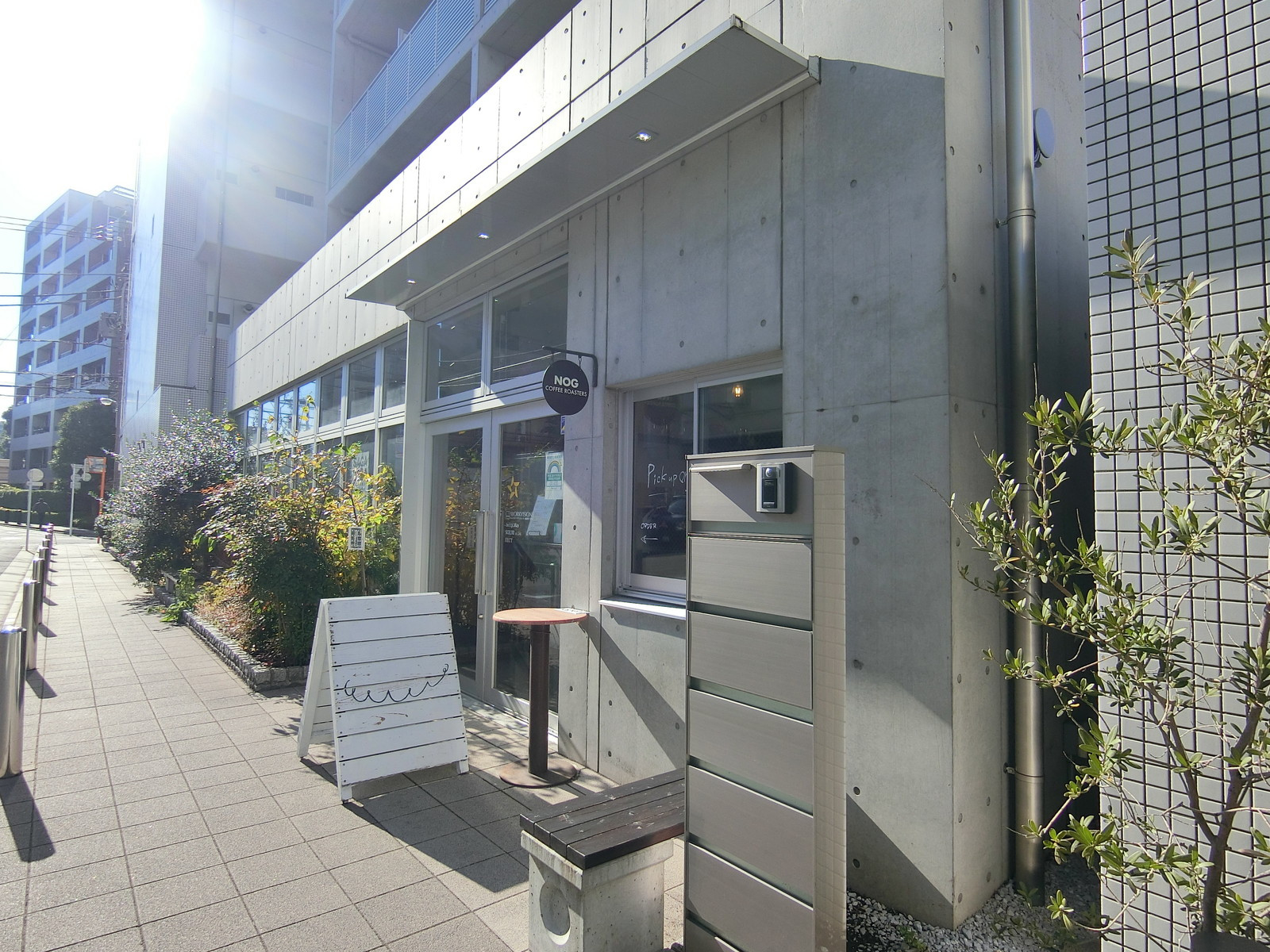 近くのカフェ