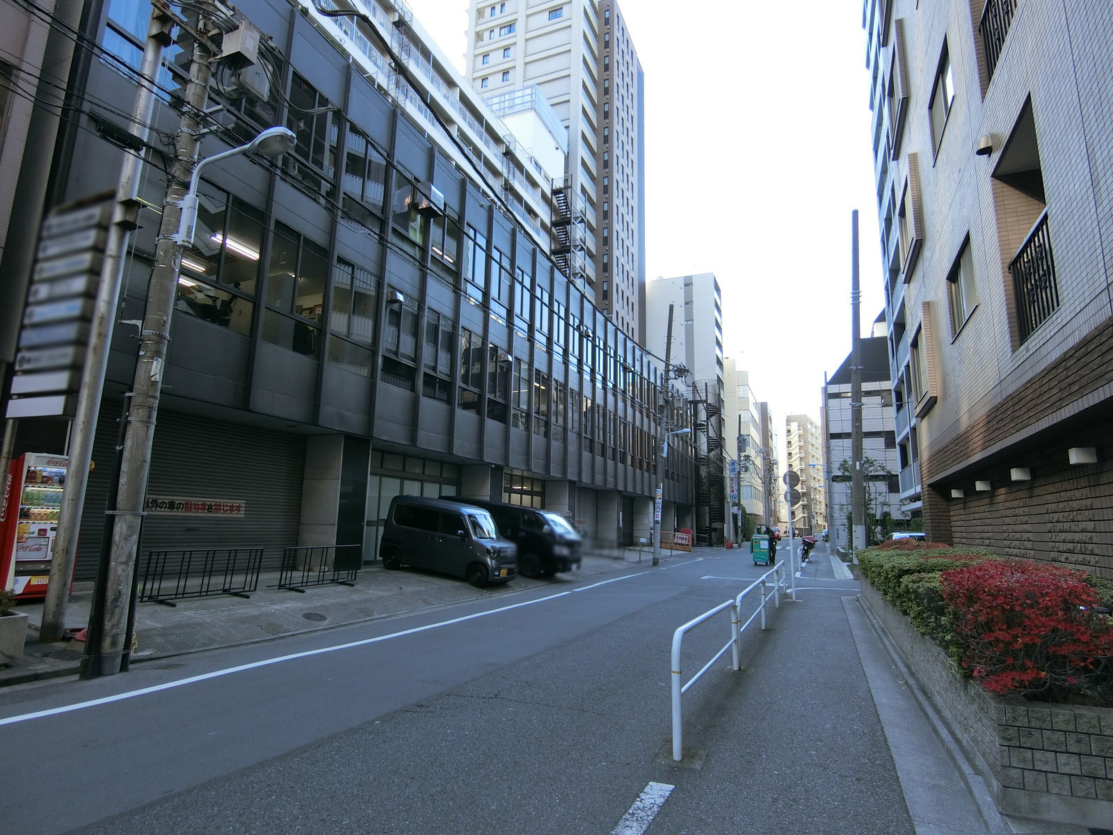 東商センタービル前面の通り