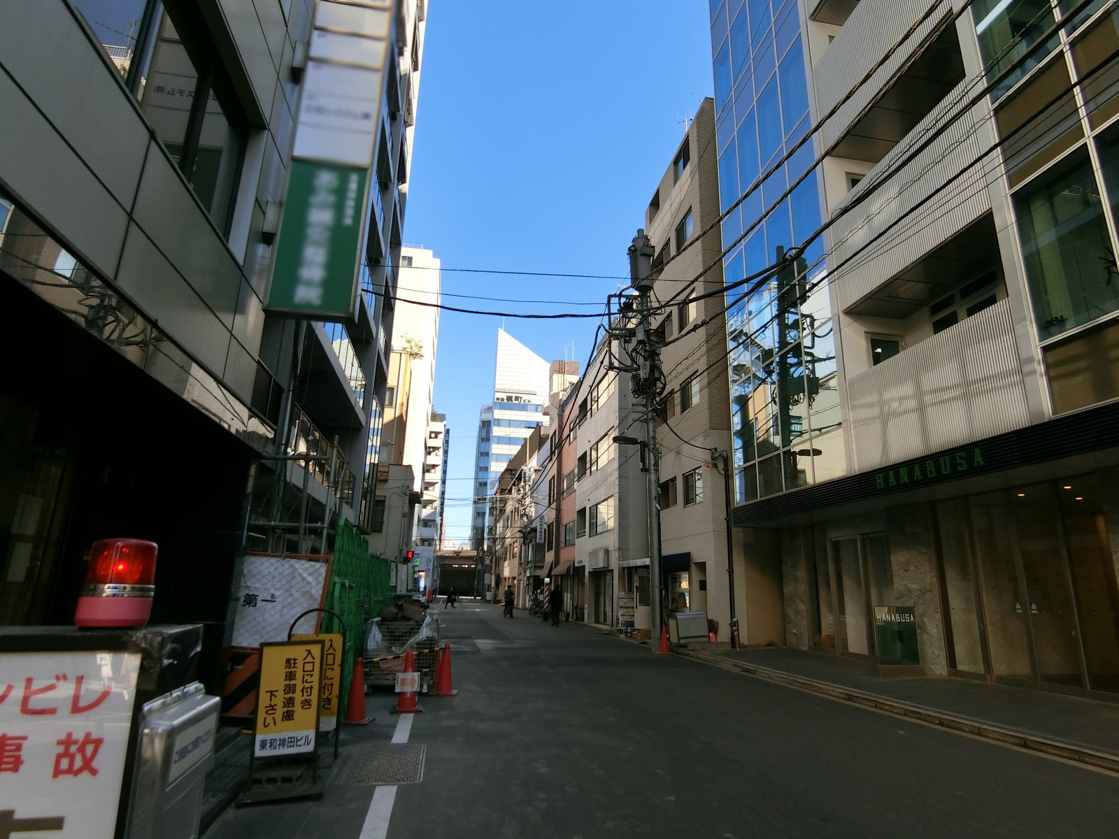 柴崎ビル前面の通り