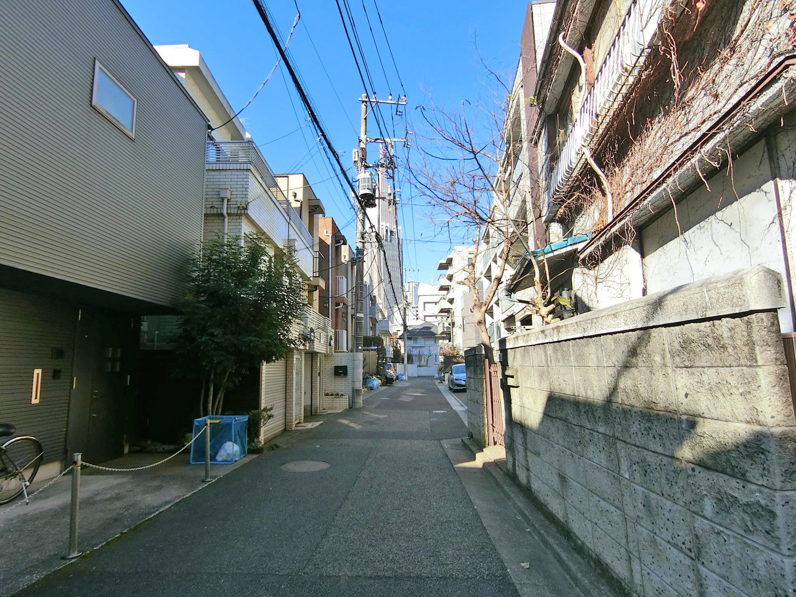 周辺は落ち着いた住宅街