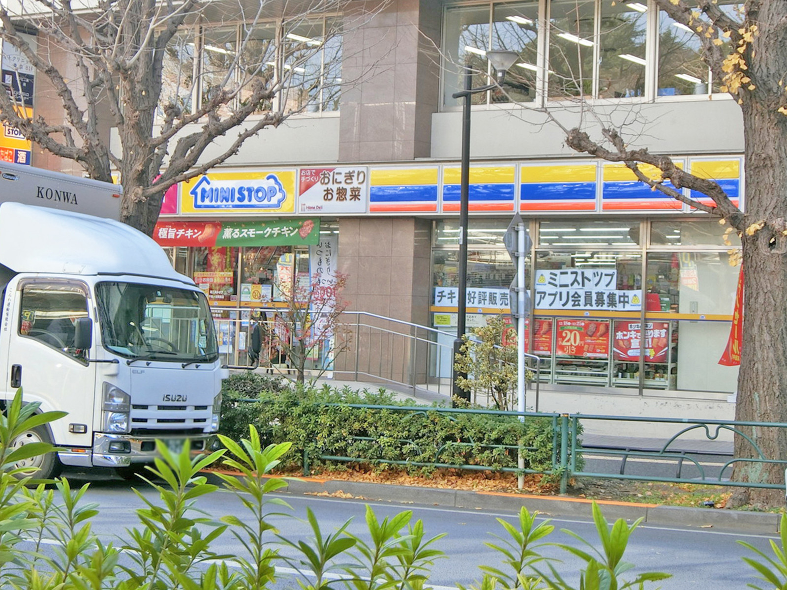 徒歩4分のミニストップ 千駄ヶ谷駅前店