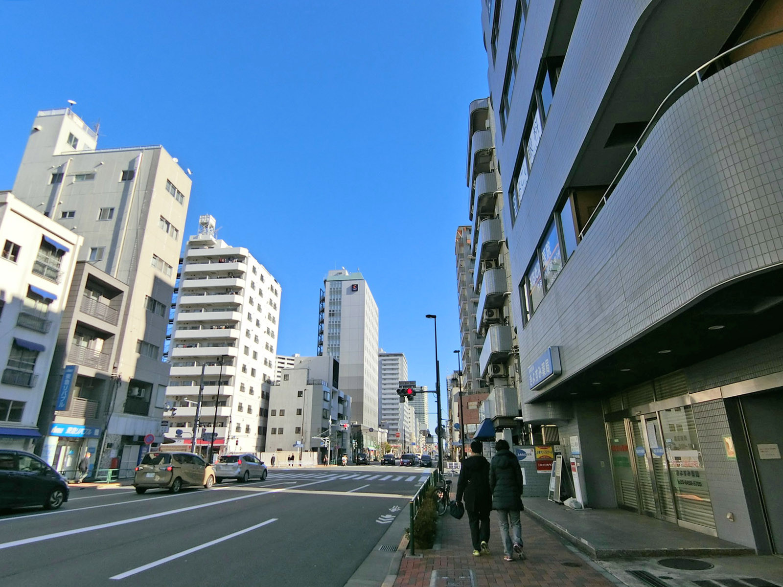 香取ビル前面の通り