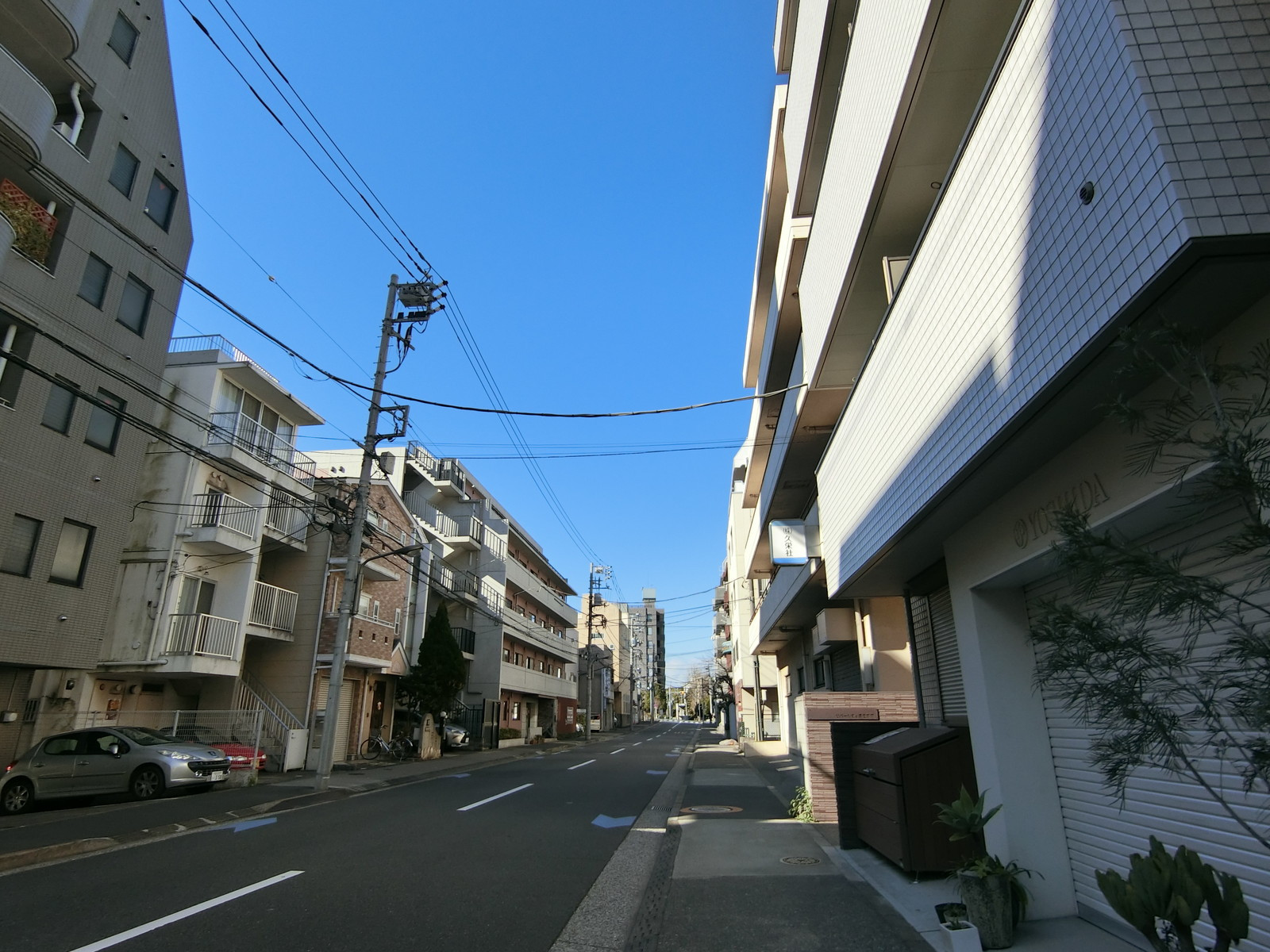 周辺は落ち着いた住宅街
