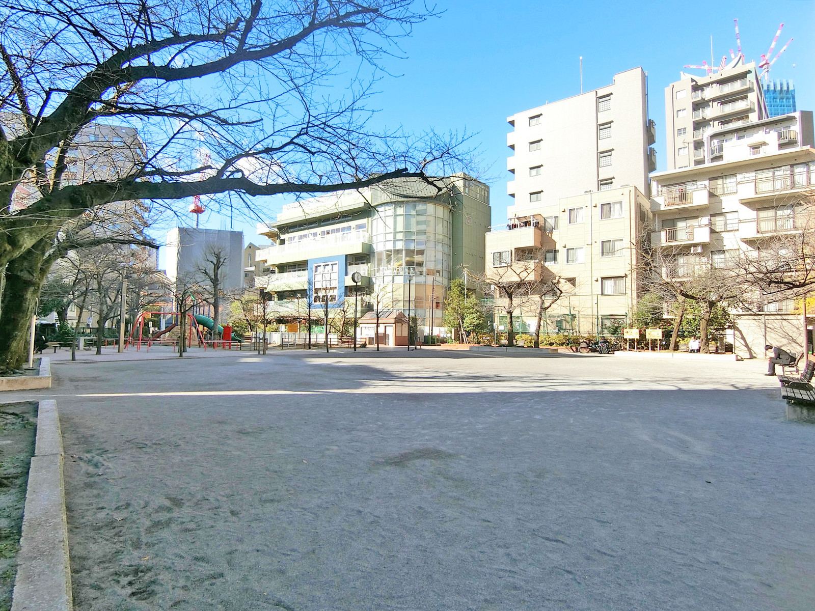 裏方にある飯倉公園
