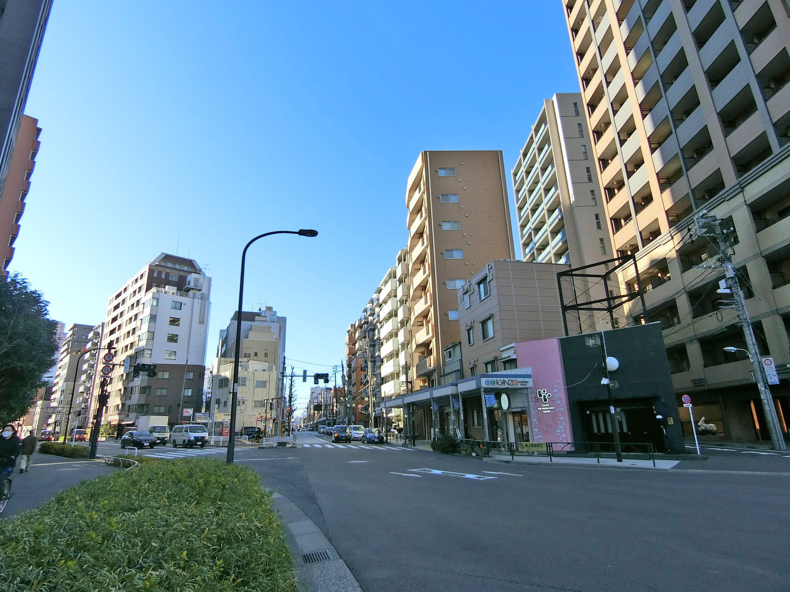 ソレール仙台坂前面の通り