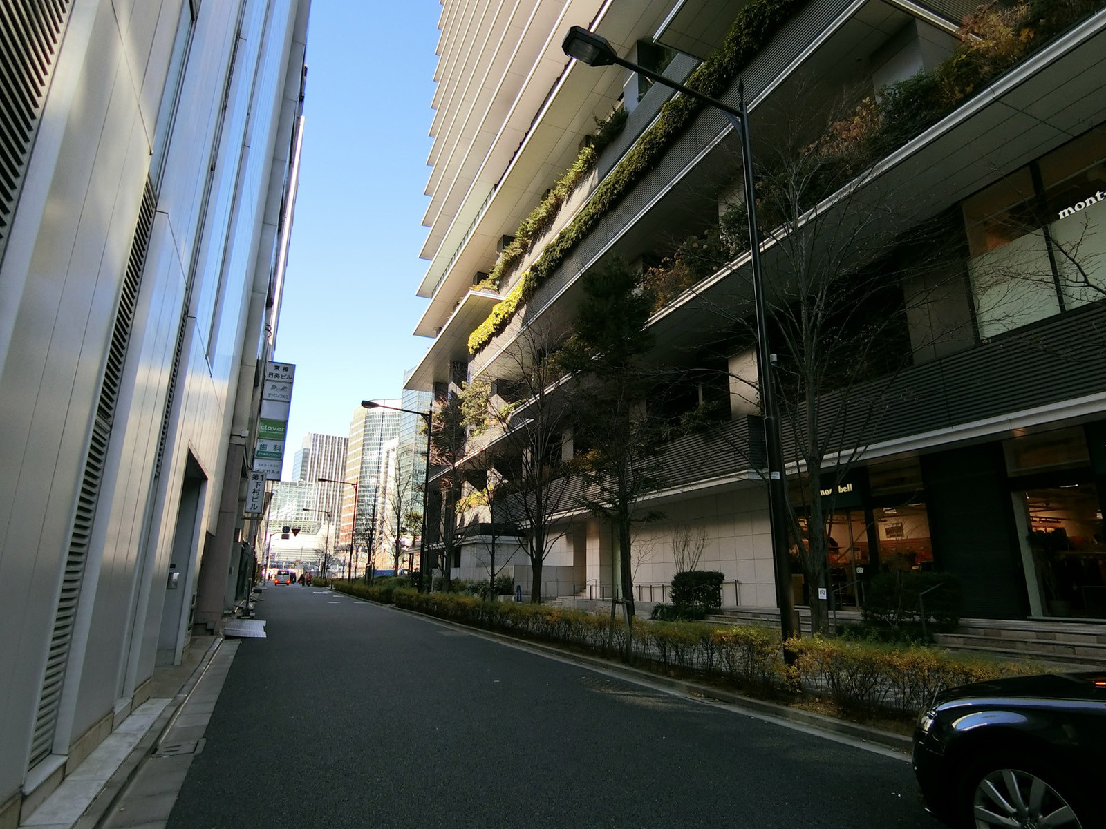 VORT京橋前面の通り