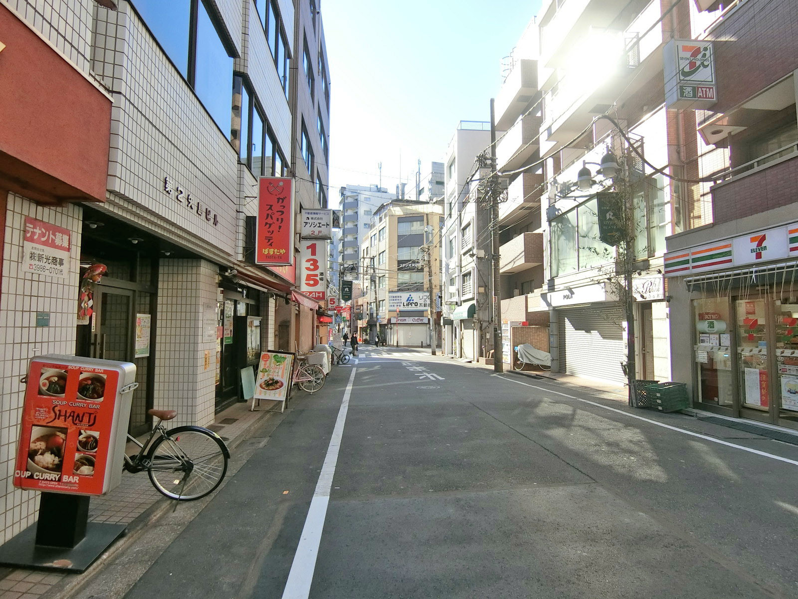 第2矢島ビル前面の通り
