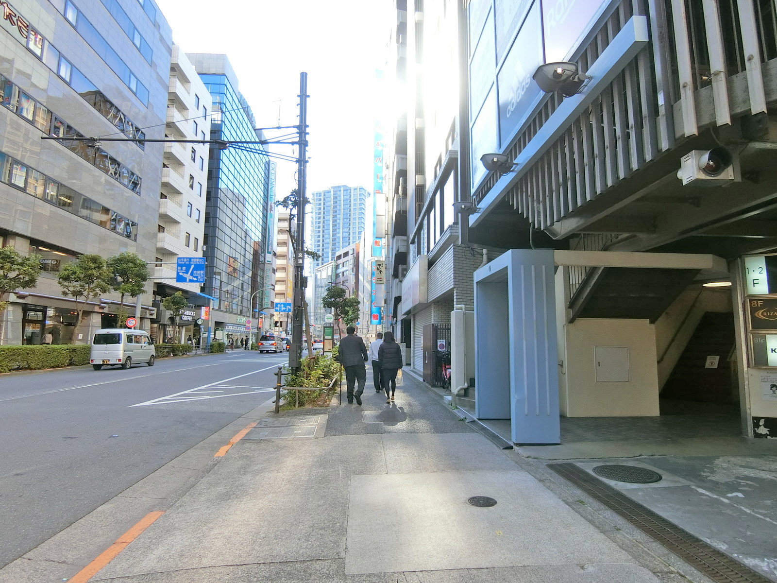 加藤ビル前面の通り