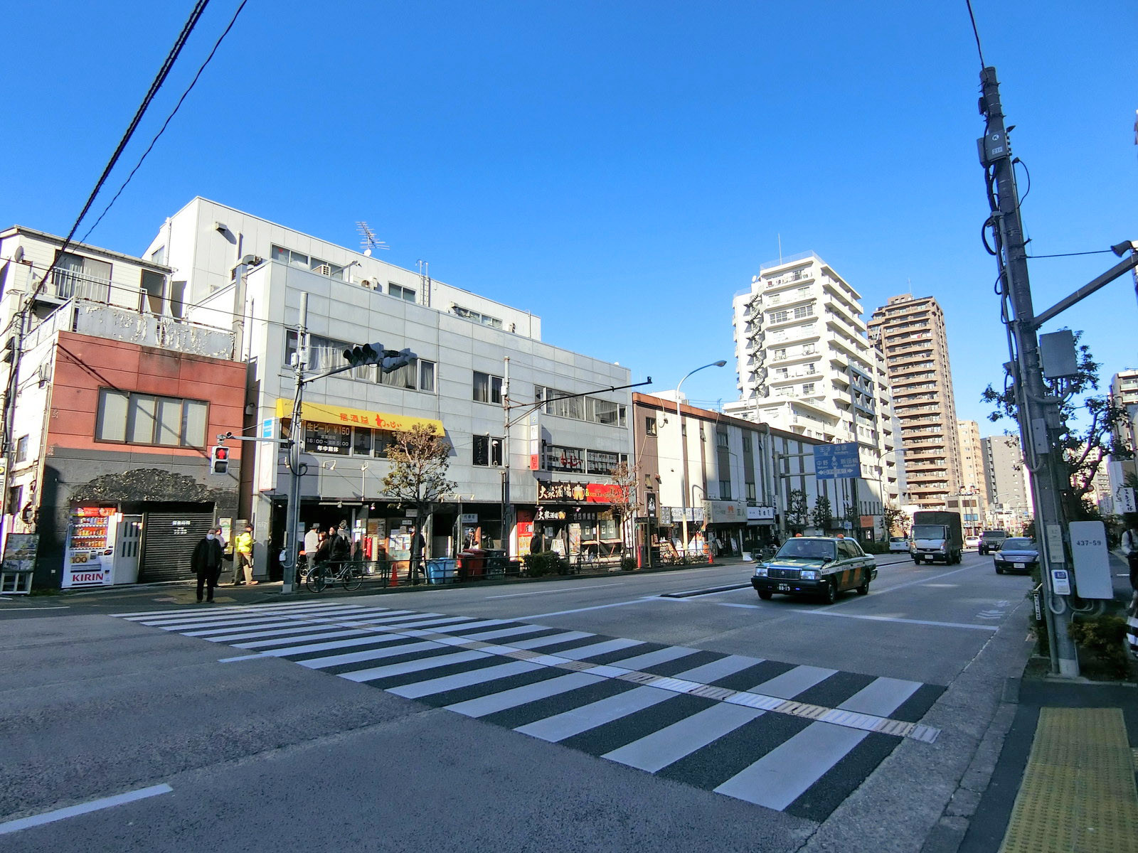 明治通り沿い立地