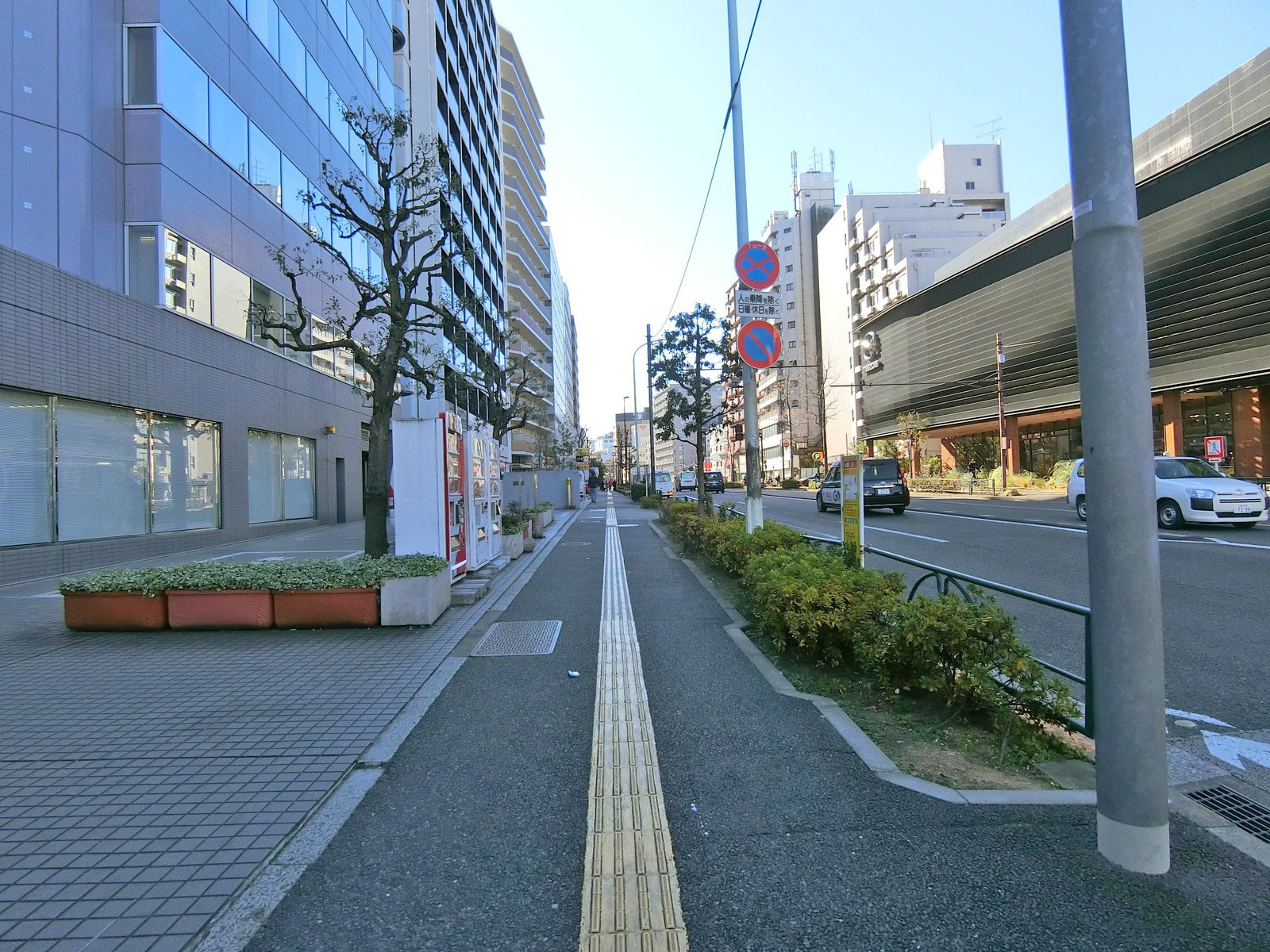 オフィス山田前面の通り