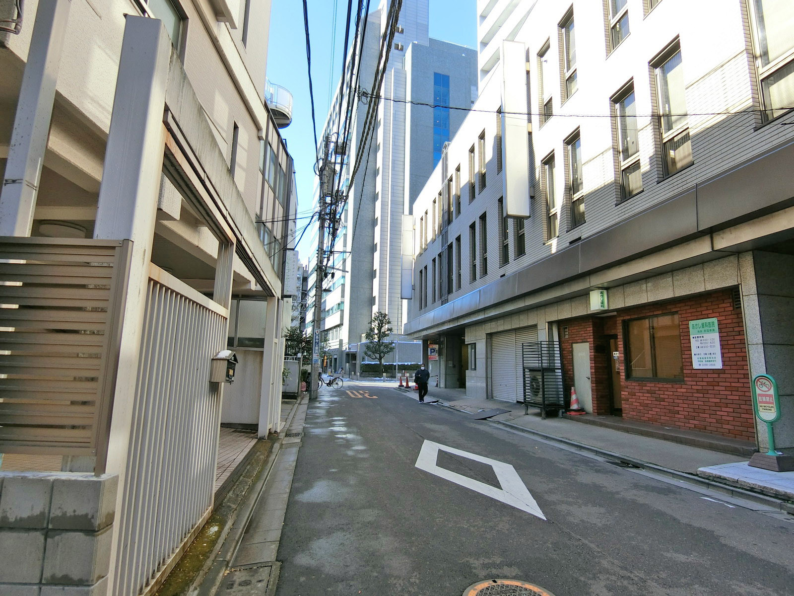 関口RAビル前面の通り