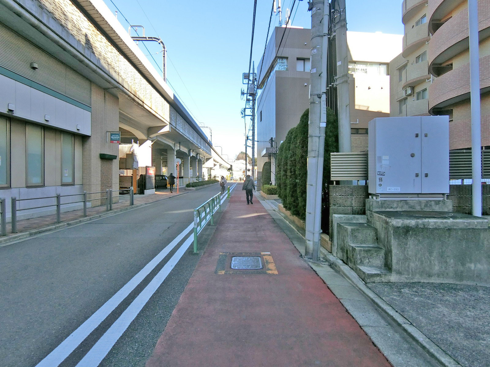 C.S.Sビル前面の通り