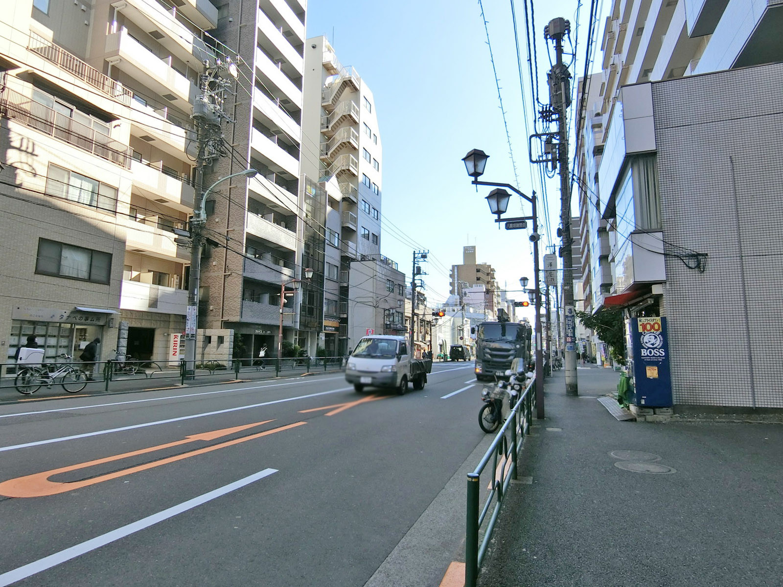 タウンシップ文京根津前面の通り
