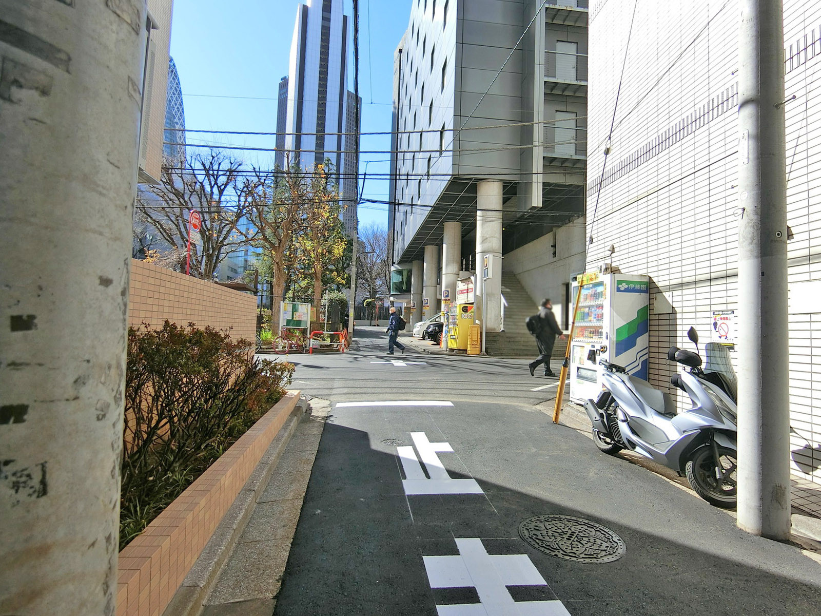 柏木ケイアイビル前面の通り