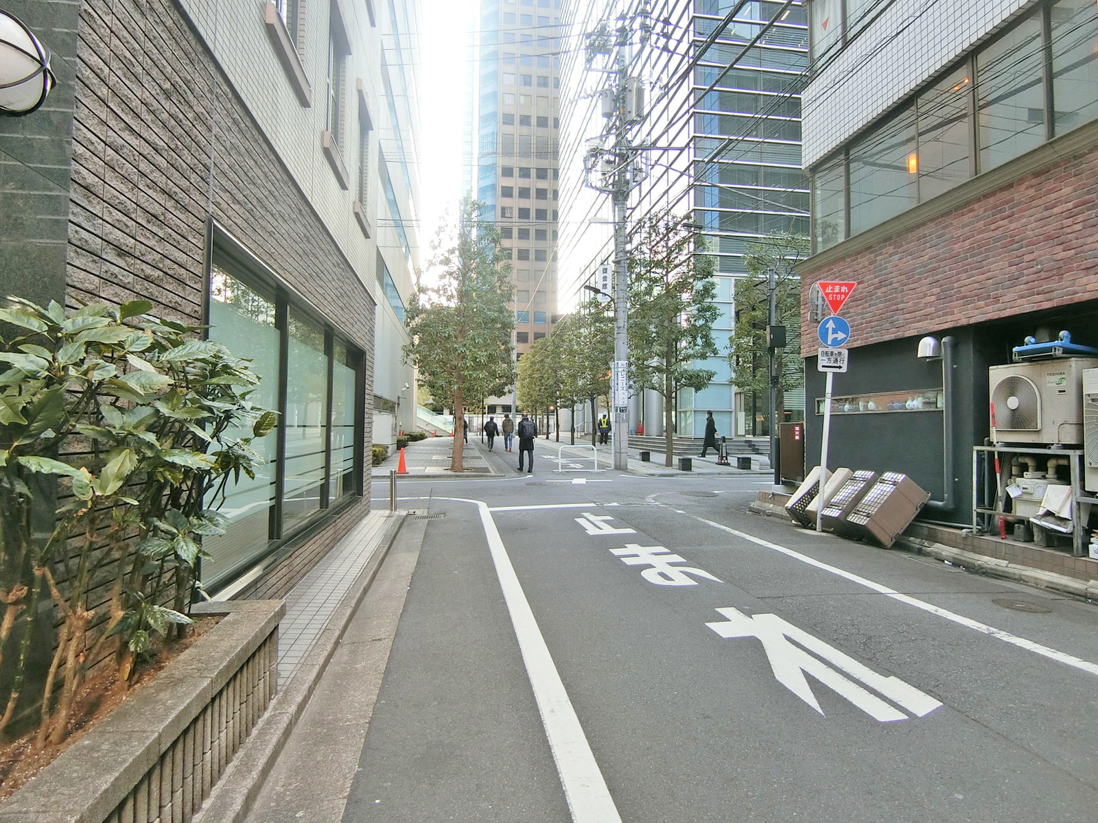 深谷ビル前面の通り