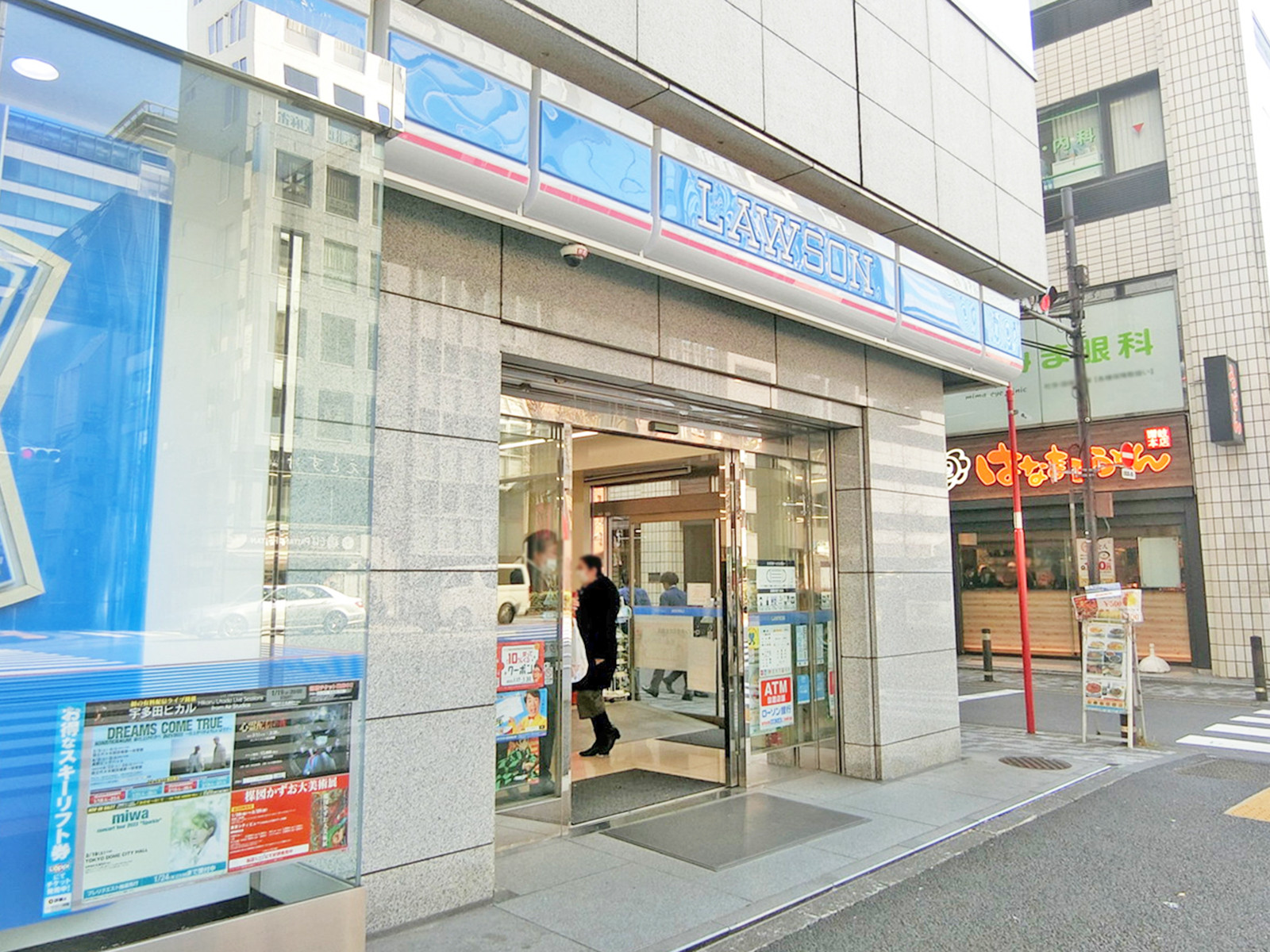 徒歩1分のローソン
