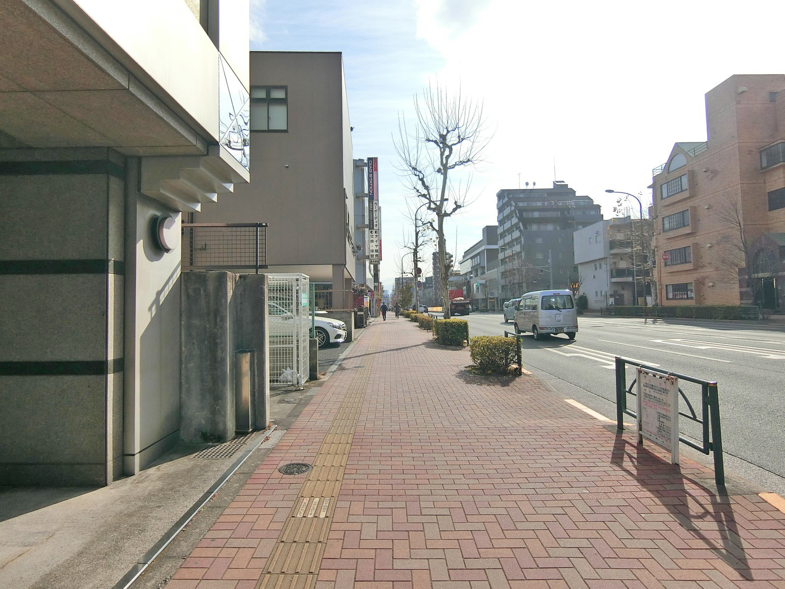 アーバン南長崎ビル前面の通り