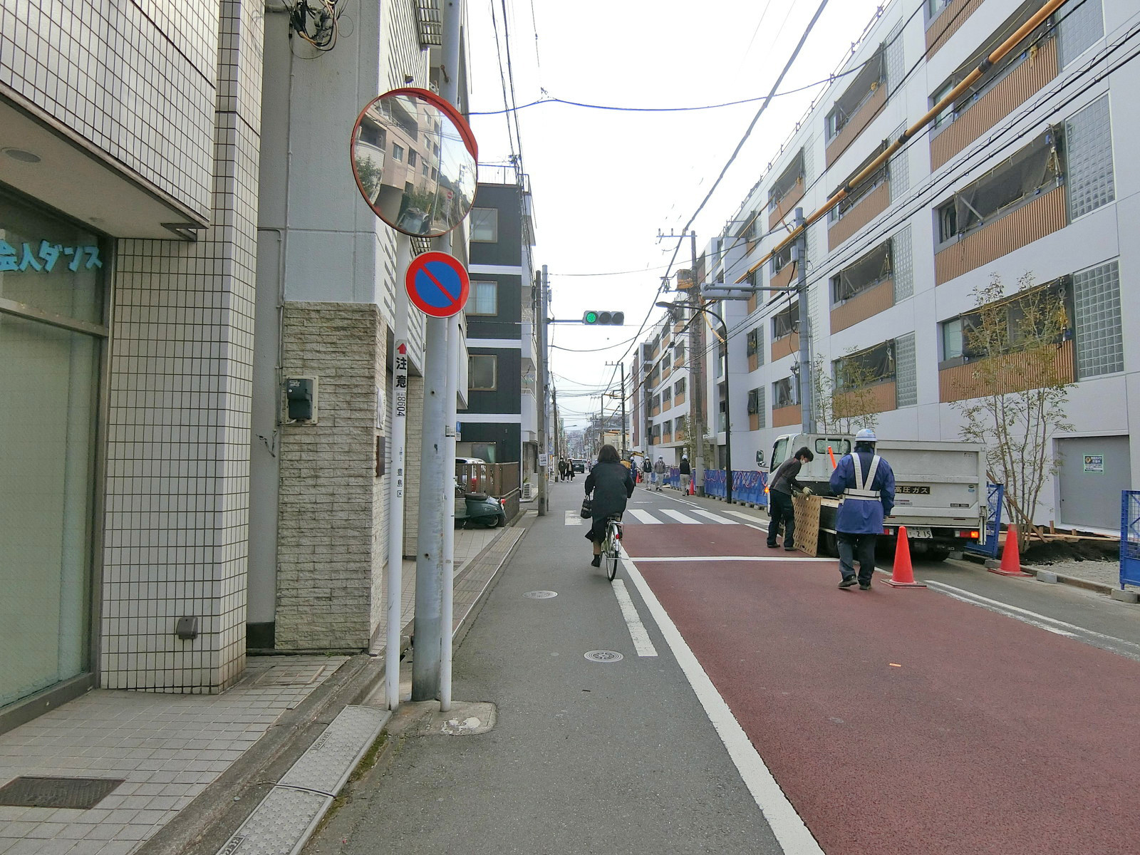 マメール南長崎ビル前面の通り