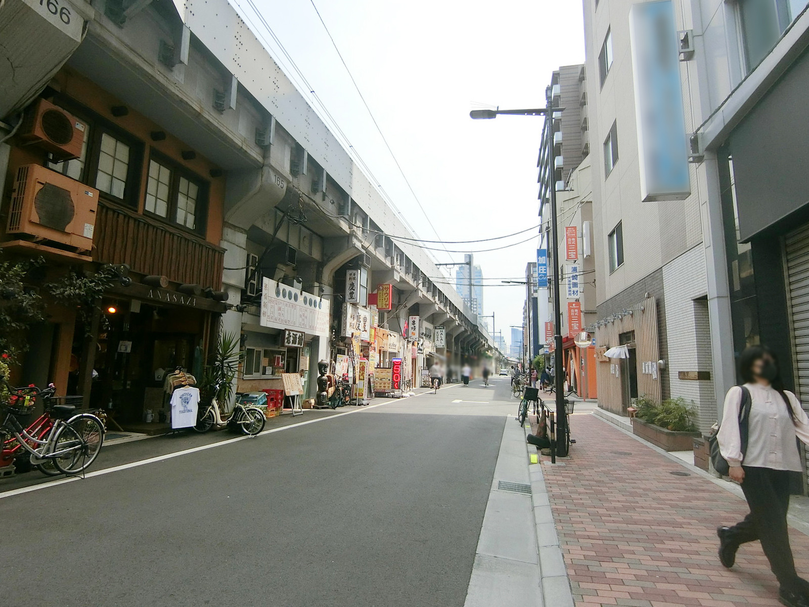 小島ビル前面の通り