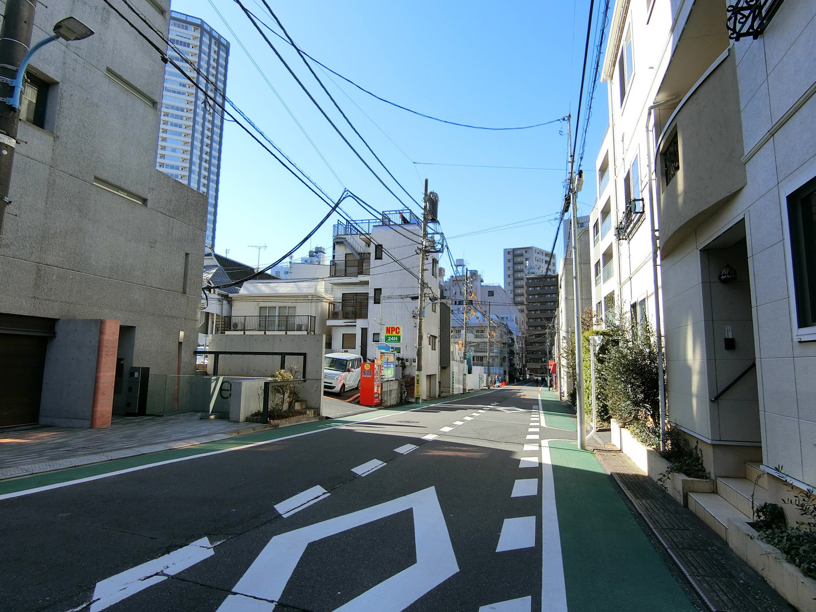 EX GARDEN前面の通り