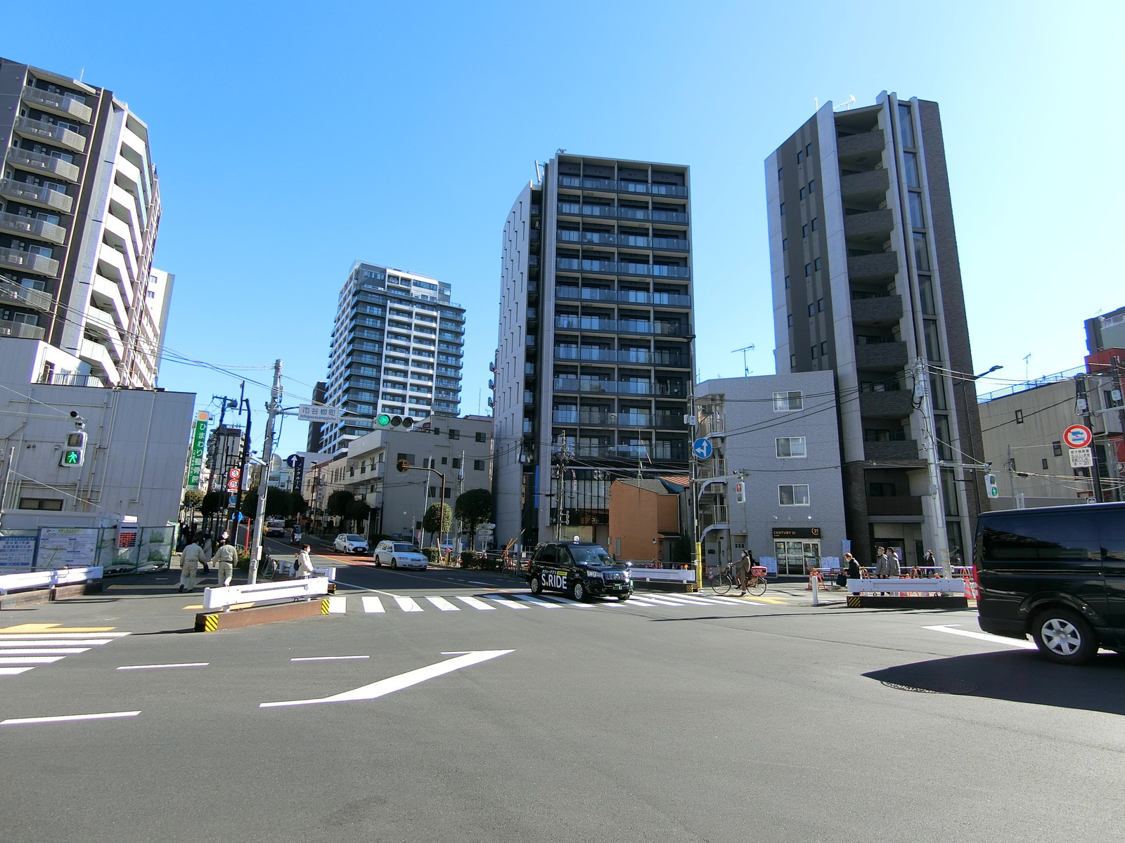 付近の外苑東通り