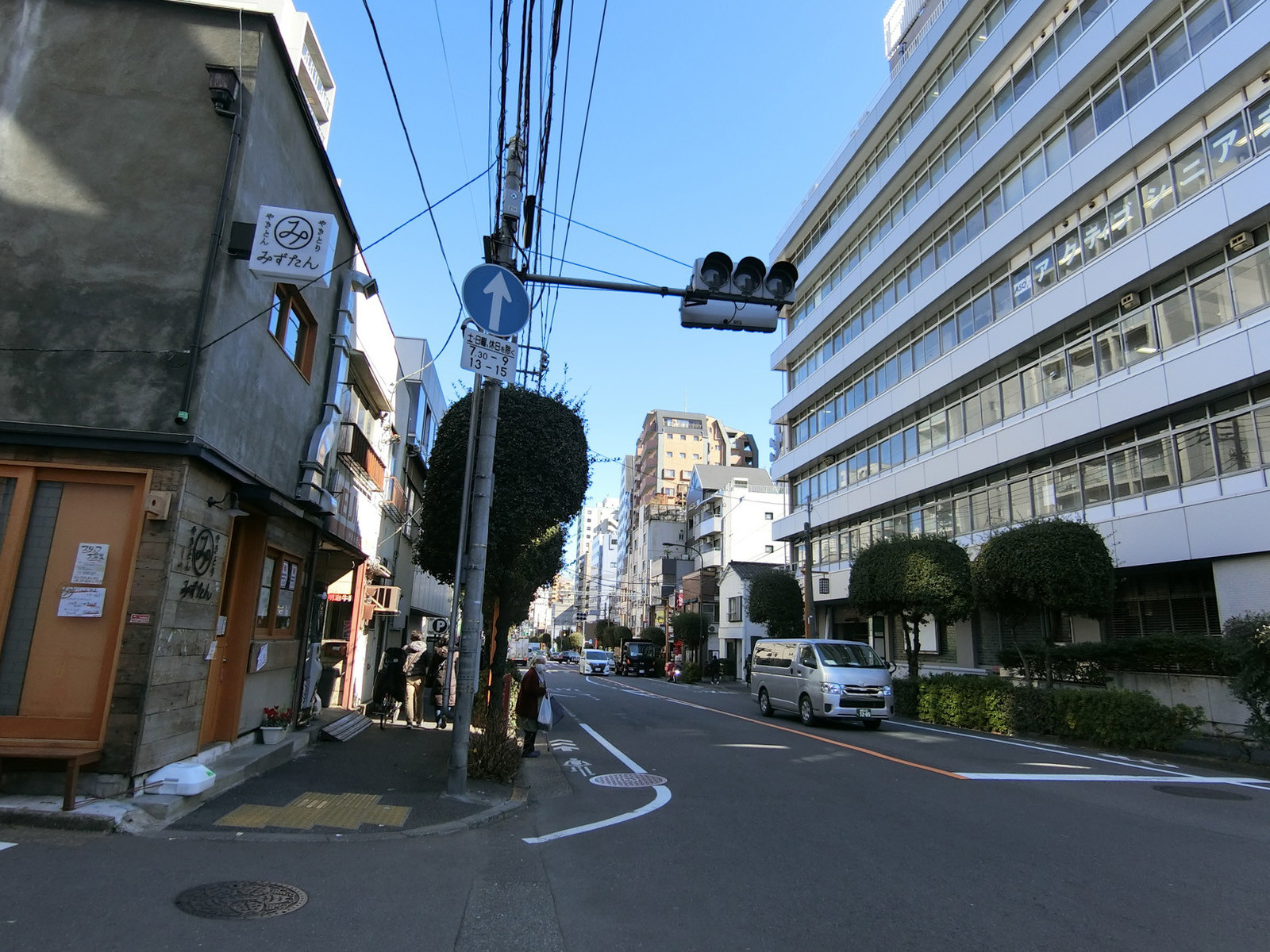 箪笥町SKビル前面の通り