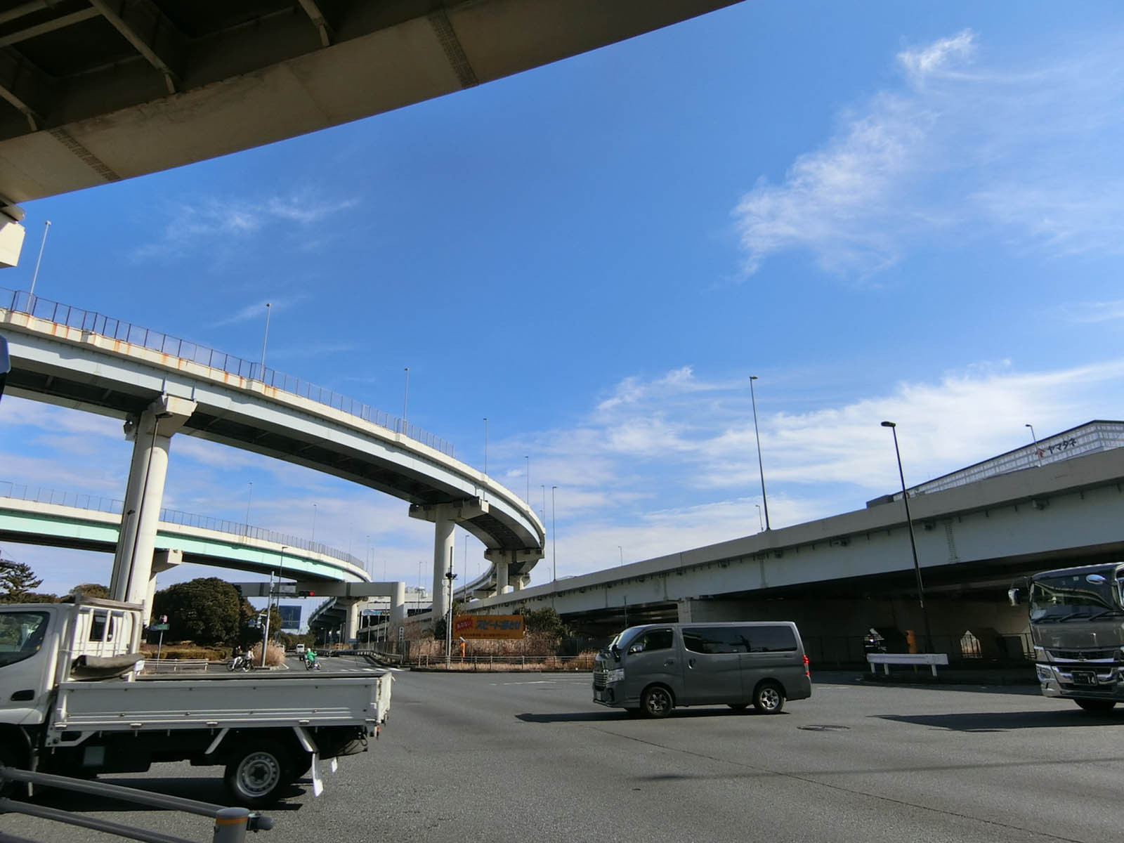 付近の湾岸道路