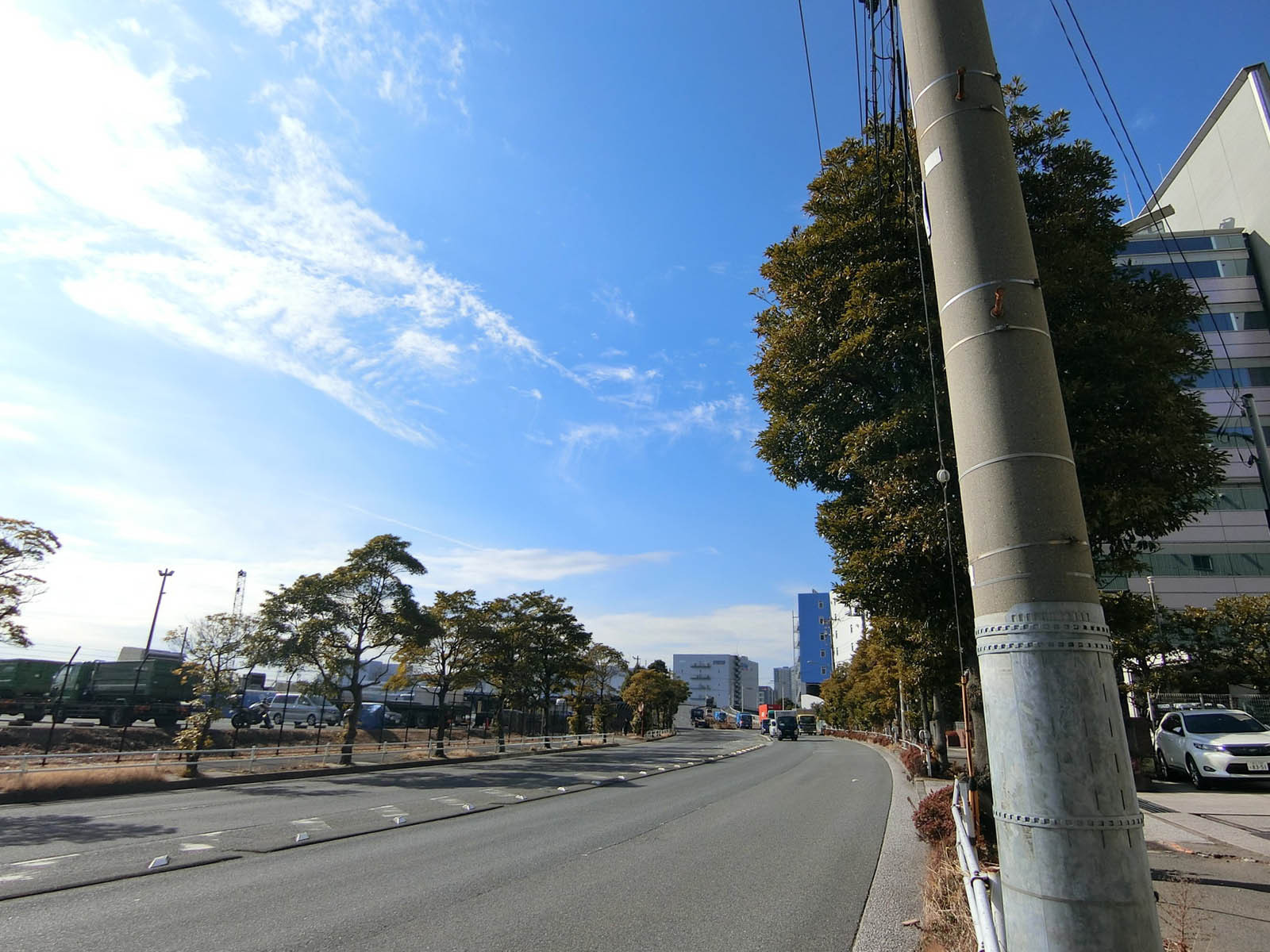 サンイースト辰巳前面の通り