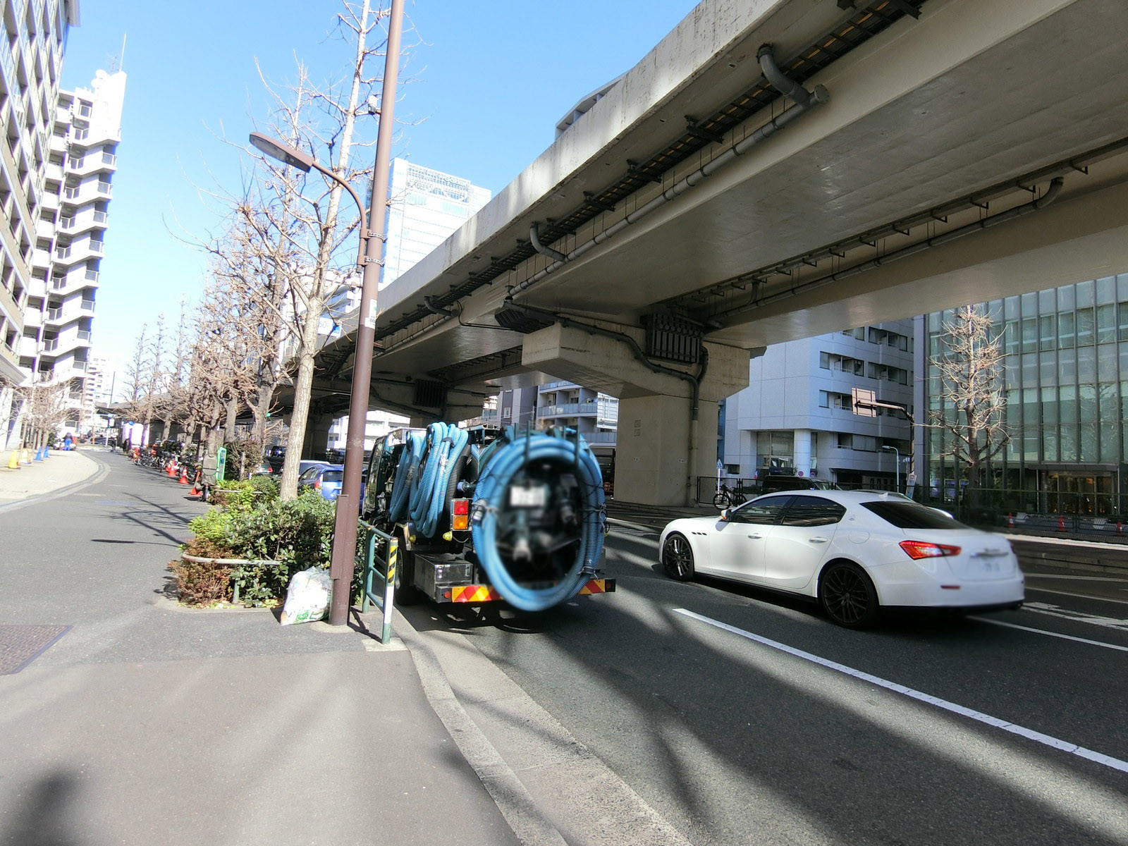 平澤三陽ビル前面の北品川四谷線