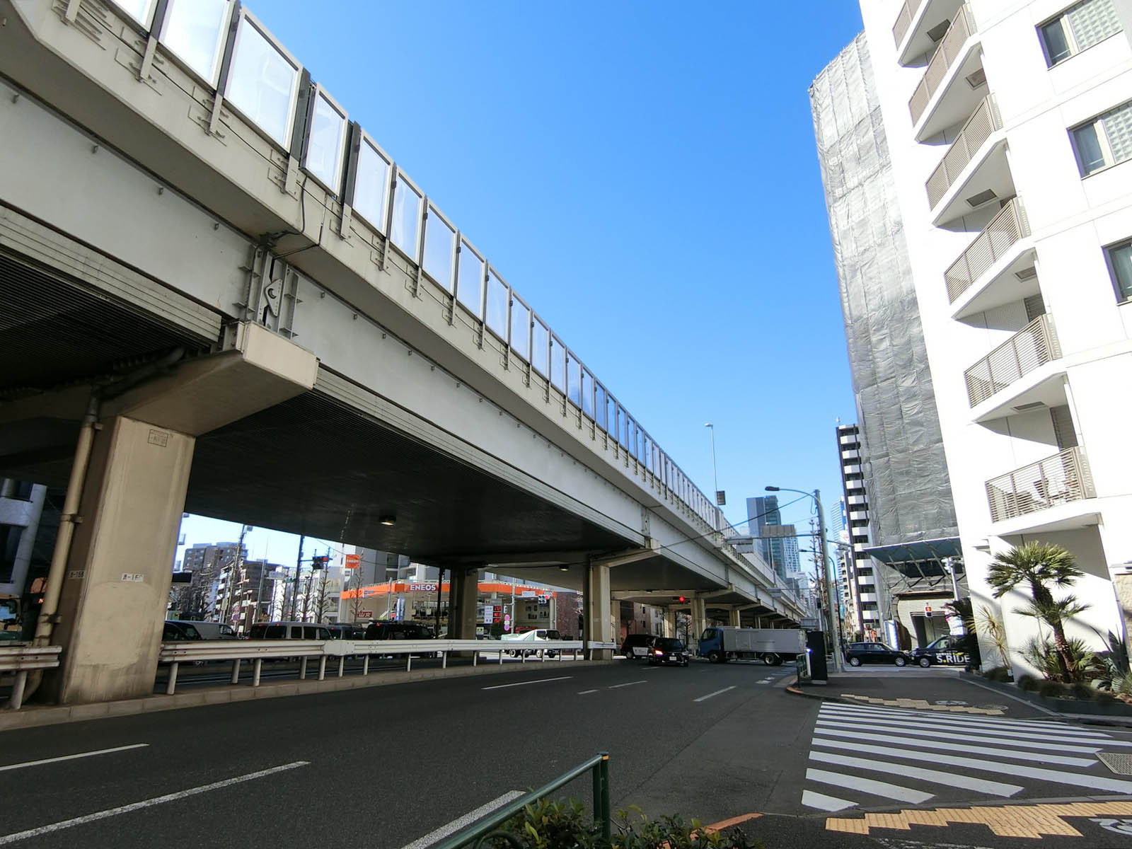 付近の六本木通り